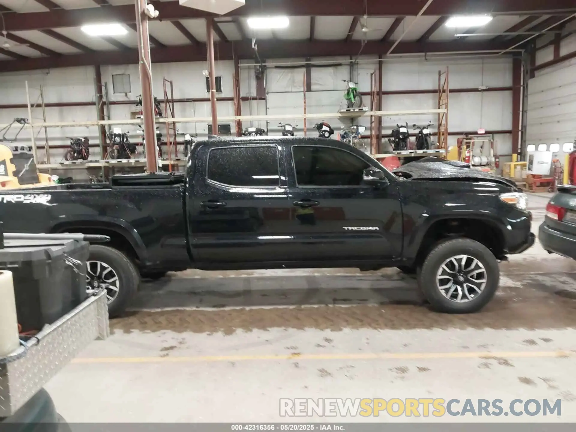 13 Photograph of a damaged car 5TFDZ5BN8LX052517 TOYOTA TACOMA 2020