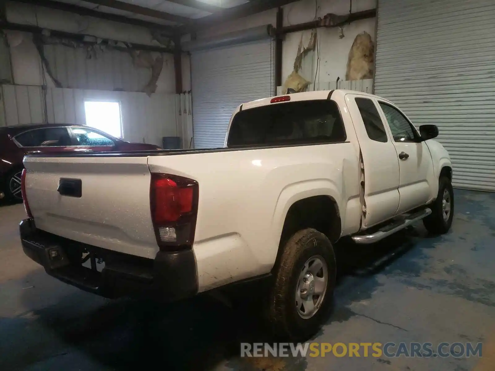 4 Photograph of a damaged car 5TFRX5GN0LX166550 TOYOTA TACOMA 2020