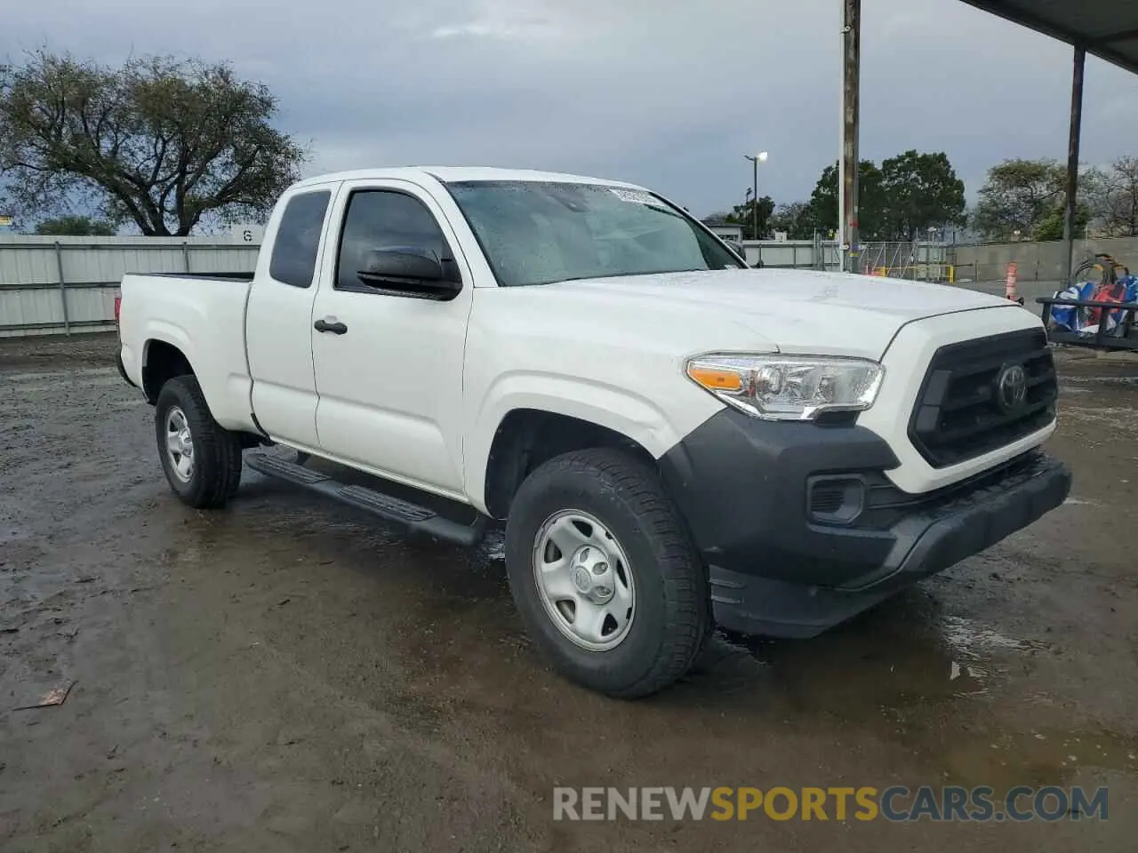 4 Photograph of a damaged car 5TFRX5GN2LX166419 TOYOTA TACOMA 2020