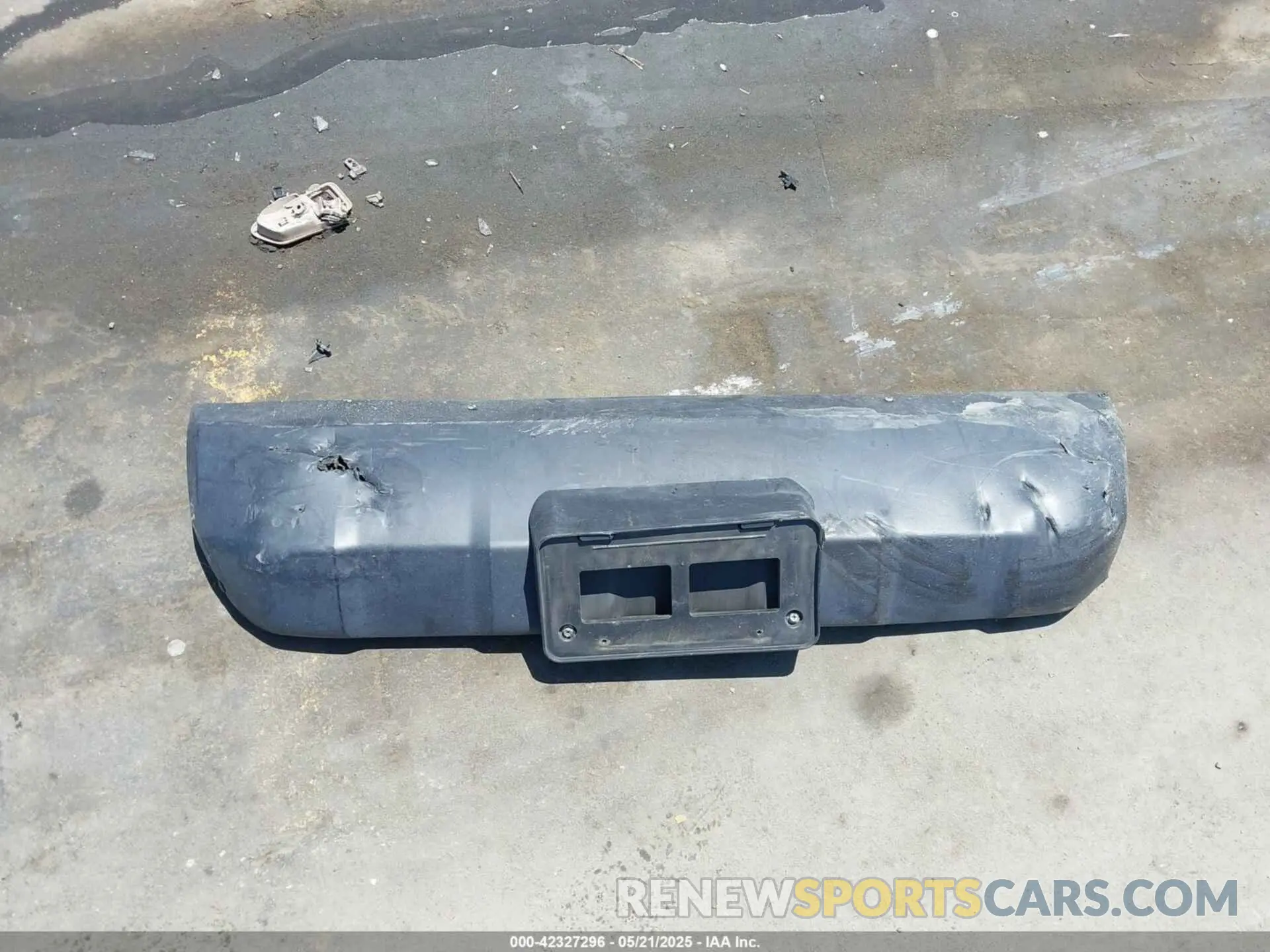 12 Photograph of a damaged car 5TFRX5GN2LX183270 TOYOTA TACOMA 2020