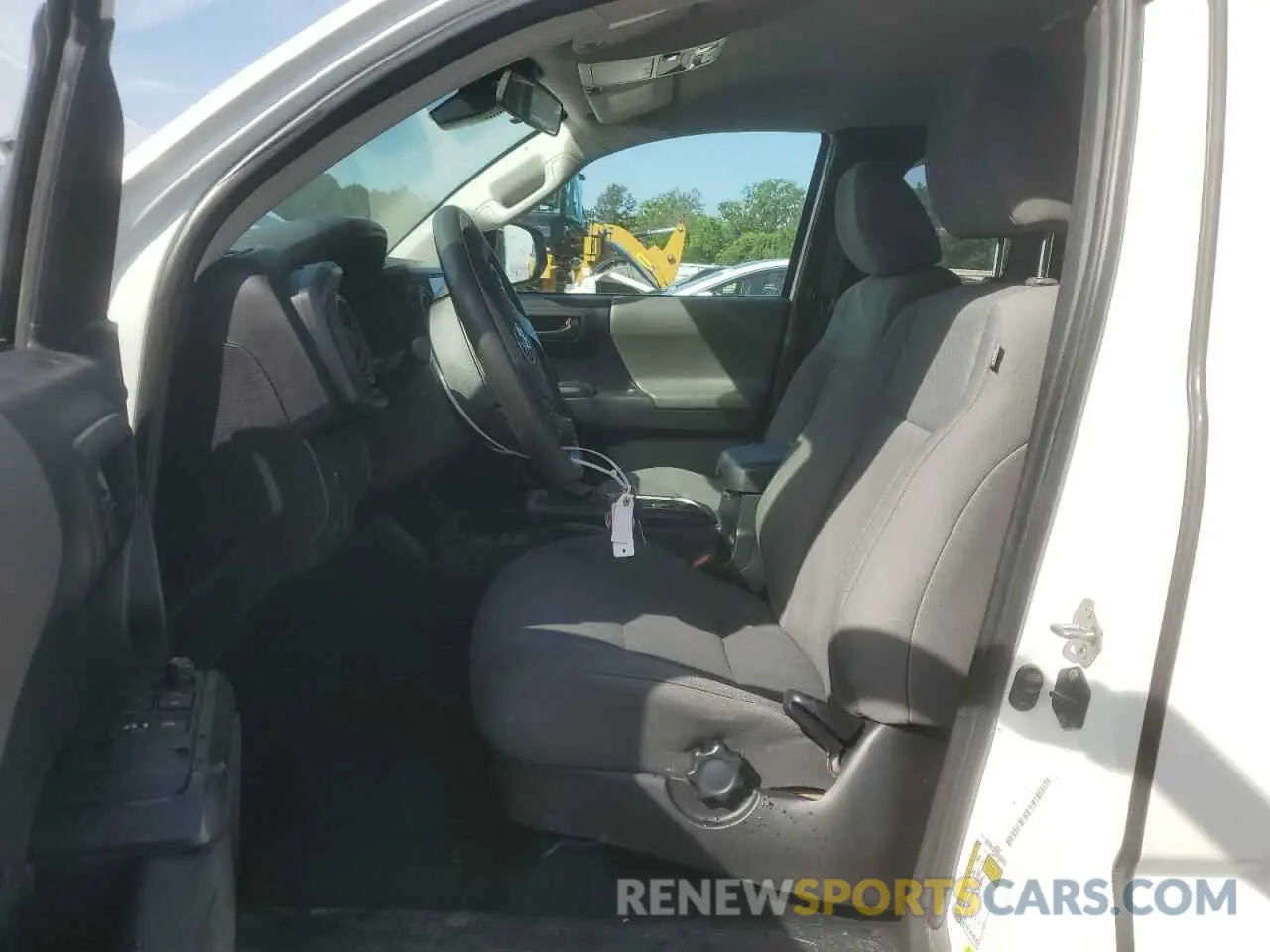 7 Photograph of a damaged car 5TFRX5GN3LX176814 TOYOTA TACOMA 2020