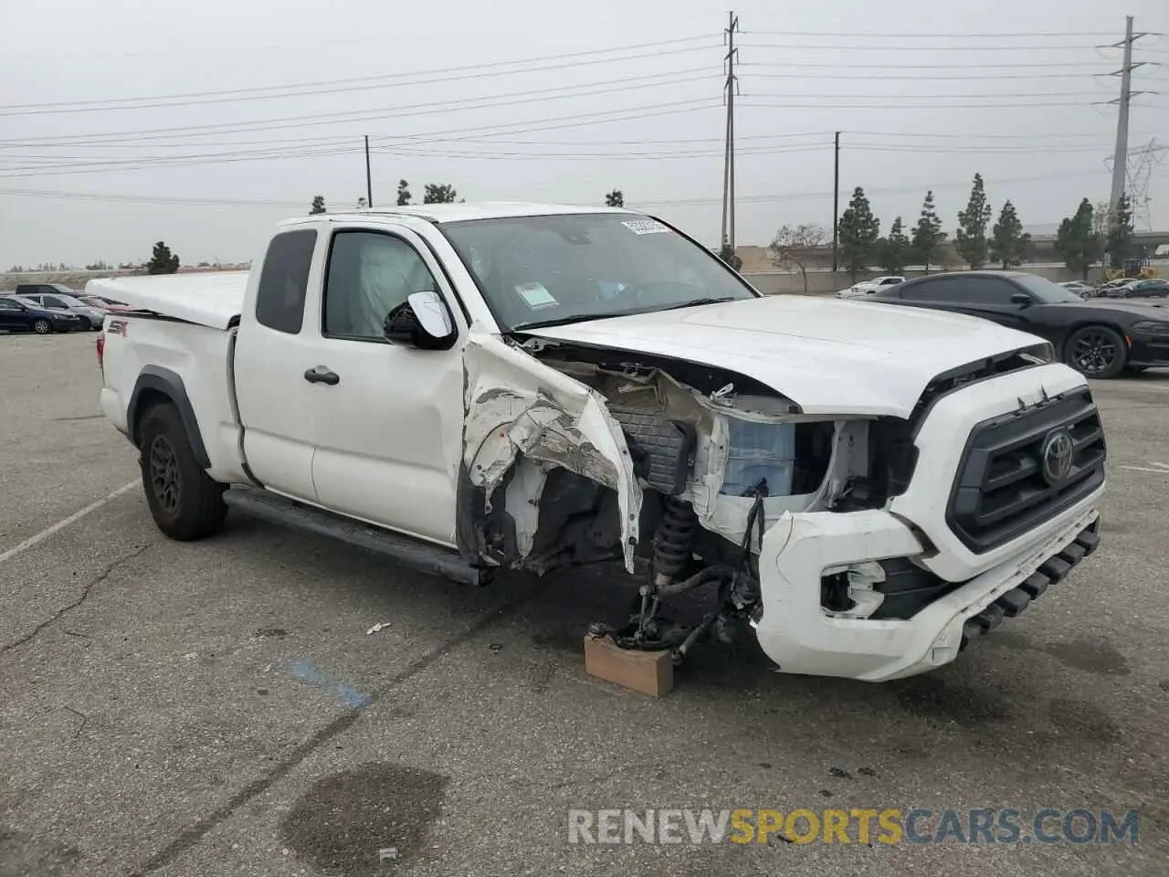 4 Photograph of a damaged car 5TFRX5GN4LX166406 TOYOTA TACOMA 2020