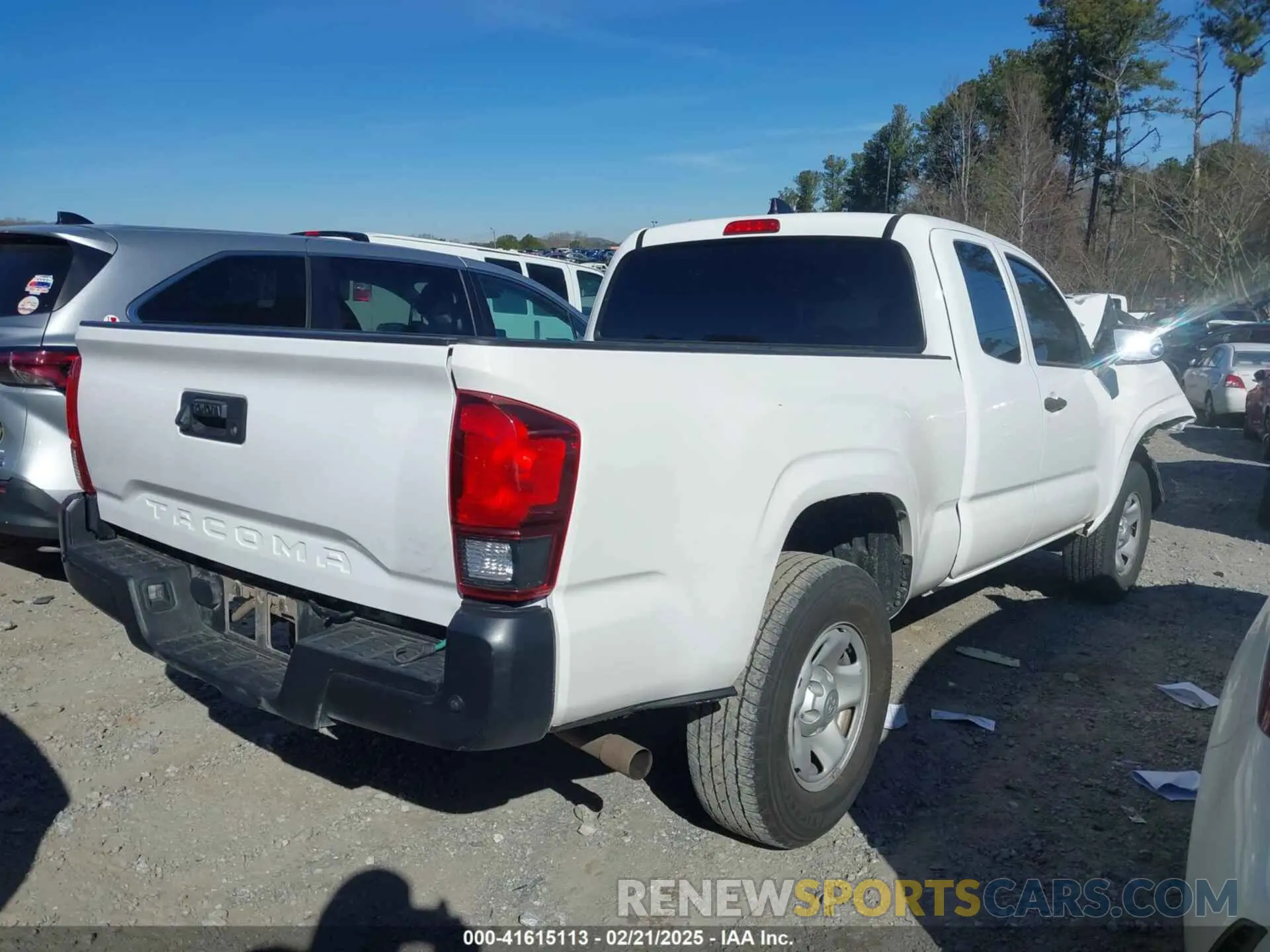 4 Photograph of a damaged car 5TFRX5GN5LX172392 TOYOTA TACOMA 2020