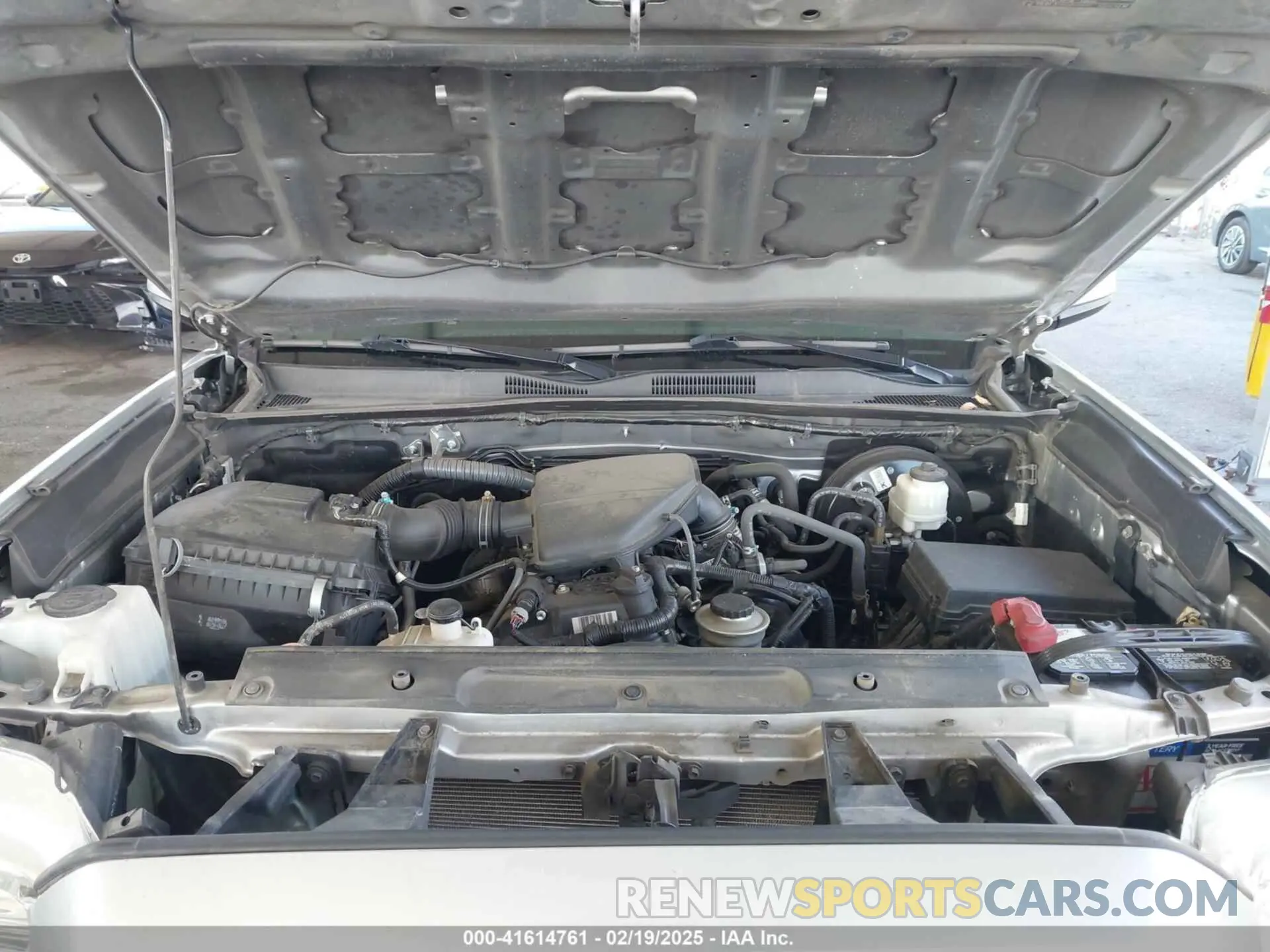 10 Photograph of a damaged car 5TFRX5GN6LX171879 TOYOTA TACOMA 2020