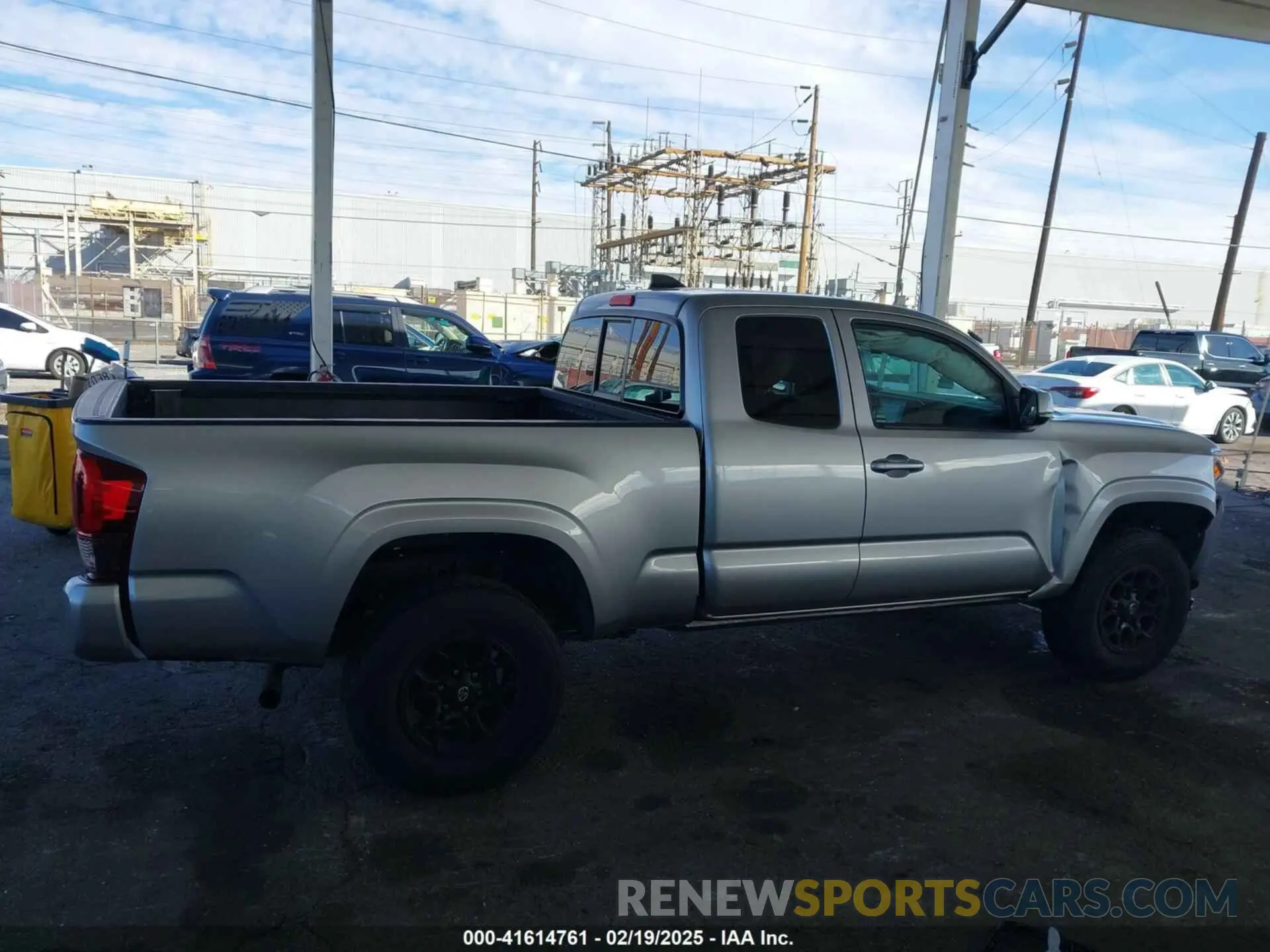 14 Photograph of a damaged car 5TFRX5GN6LX171879 TOYOTA TACOMA 2020