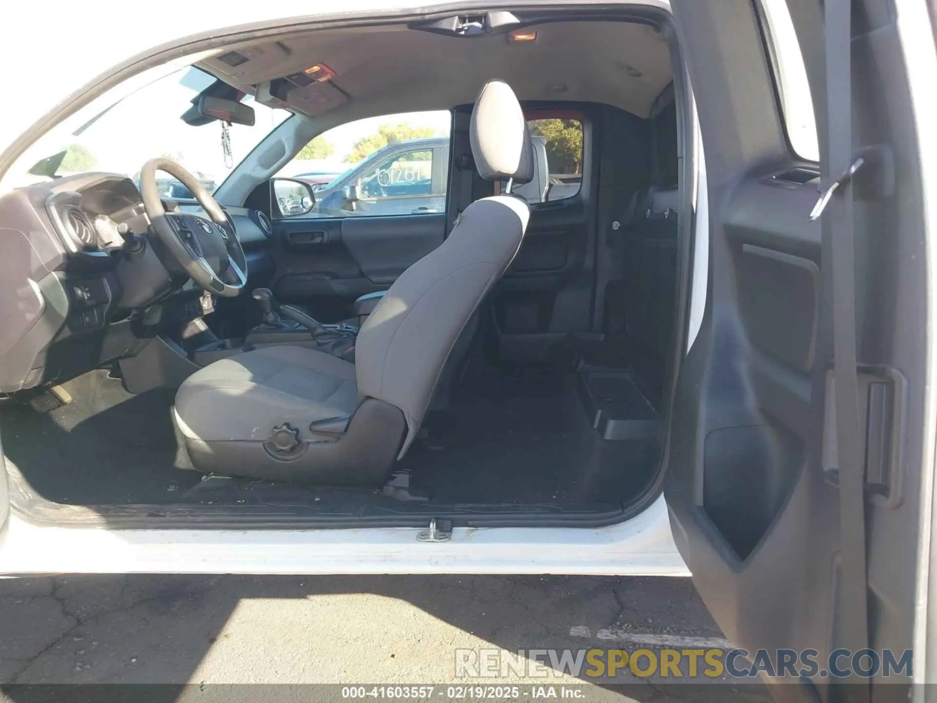 8 Photograph of a damaged car 5TFRX5GN6LX175818 TOYOTA TACOMA 2020