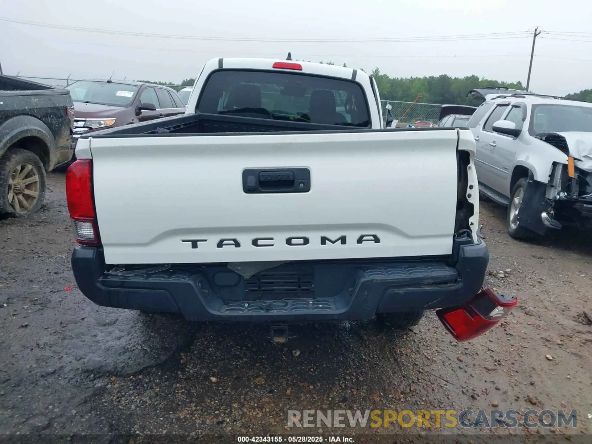 16 Photograph of a damaged car 5TFRX5GN6LX180680 TOYOTA TACOMA 2020
