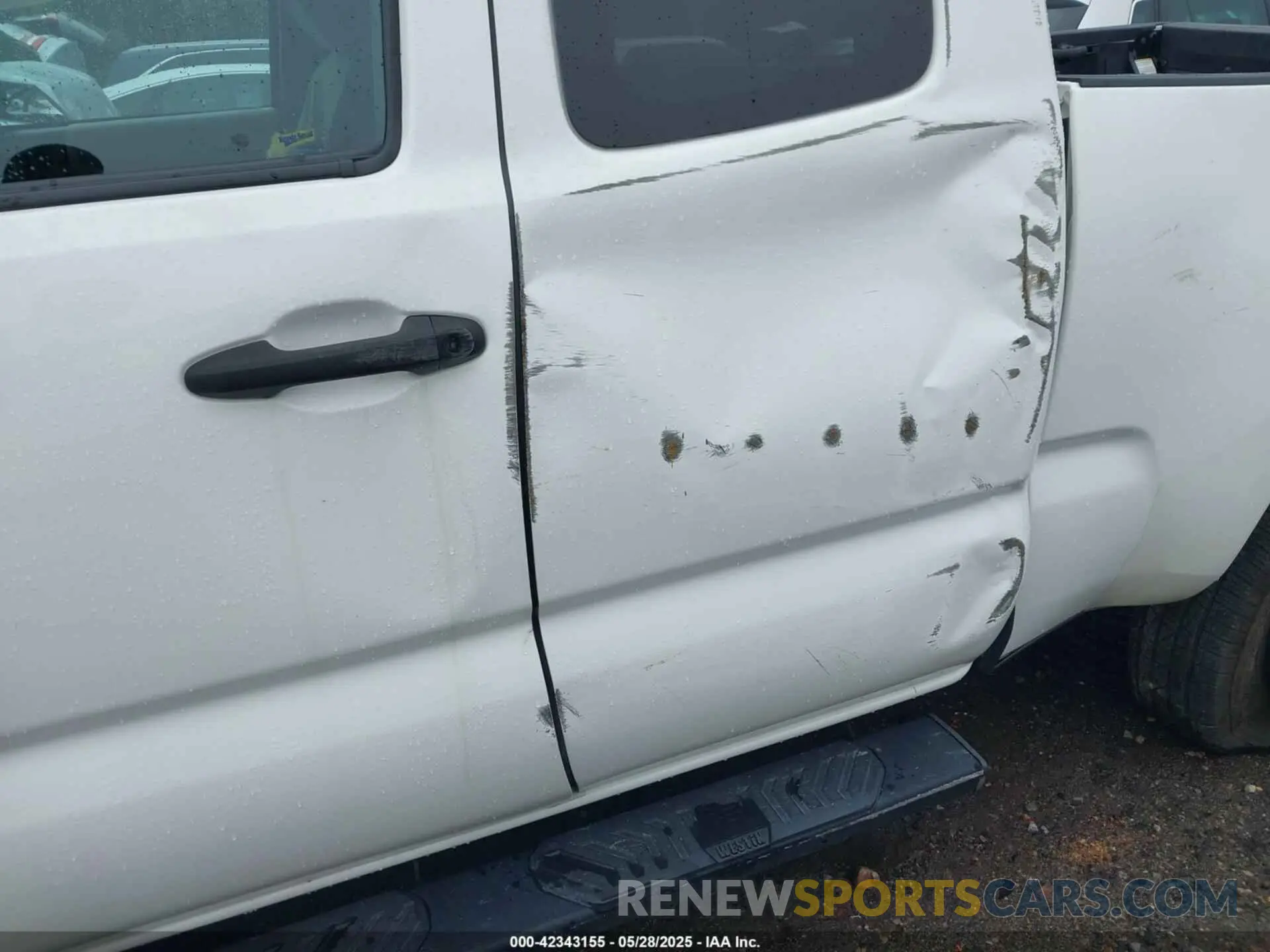 18 Photograph of a damaged car 5TFRX5GN6LX180680 TOYOTA TACOMA 2020