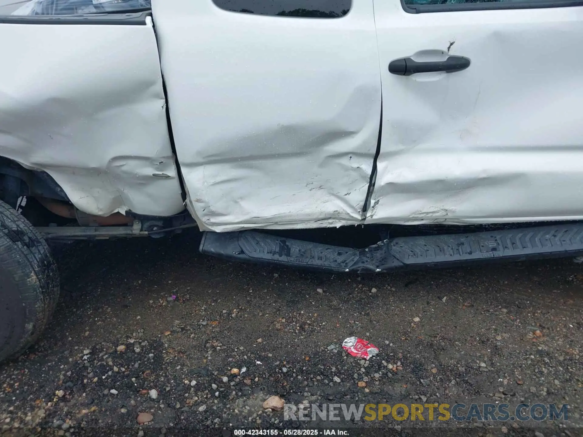 6 Photograph of a damaged car 5TFRX5GN6LX180680 TOYOTA TACOMA 2020