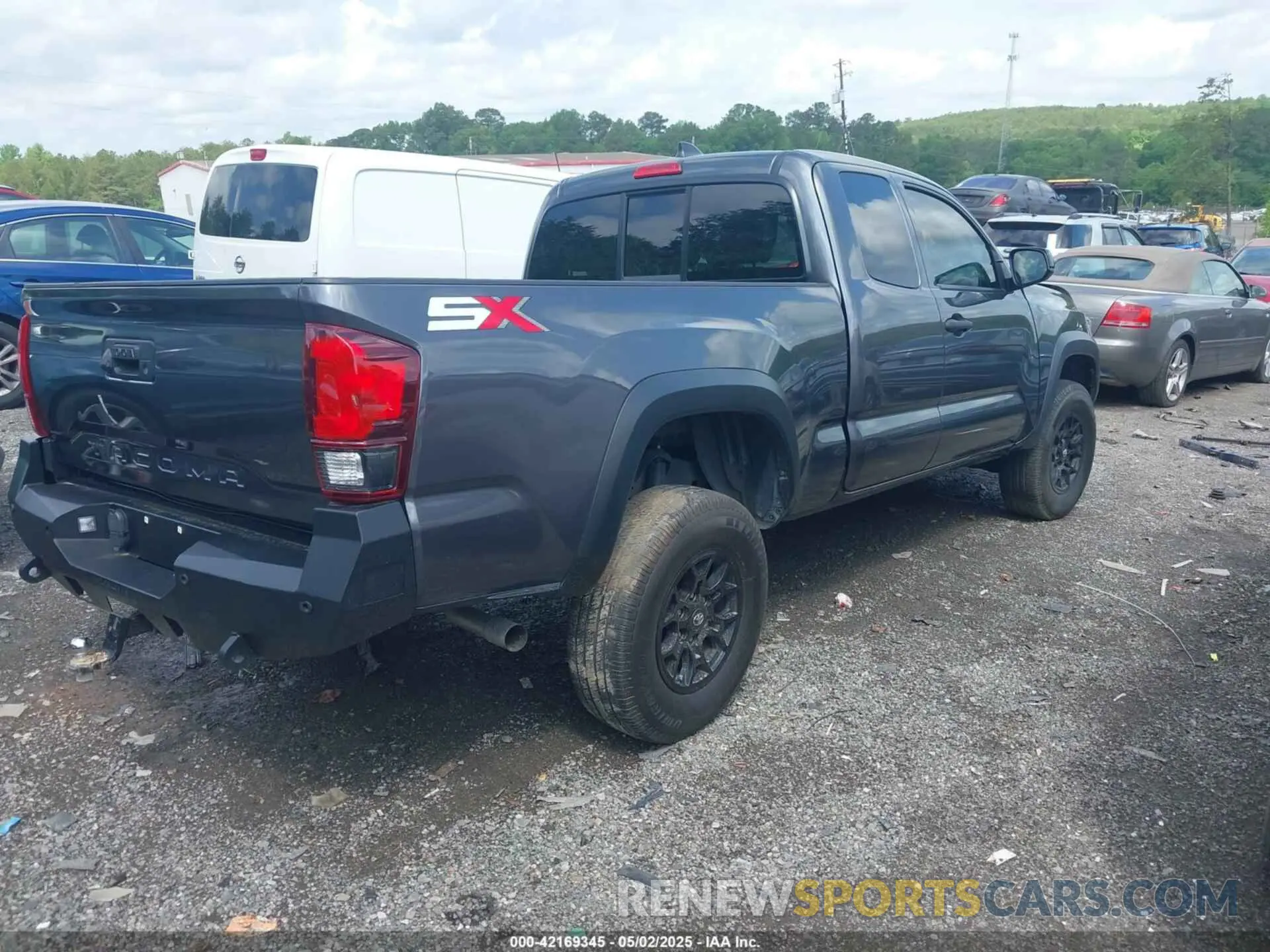4 Photograph of a damaged car 5TFRZ5CN0LX088271 TOYOTA TACOMA 2020