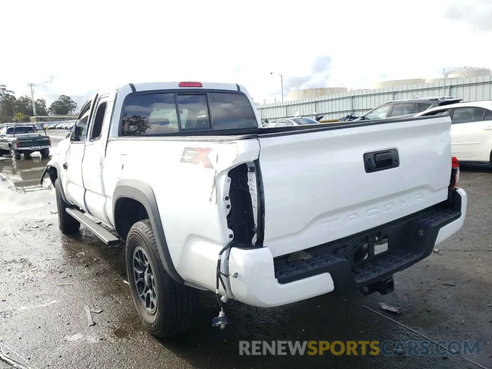 3 Photograph of a damaged car 5TFRZ5CN5LX089691 TOYOTA TACOMA 2020