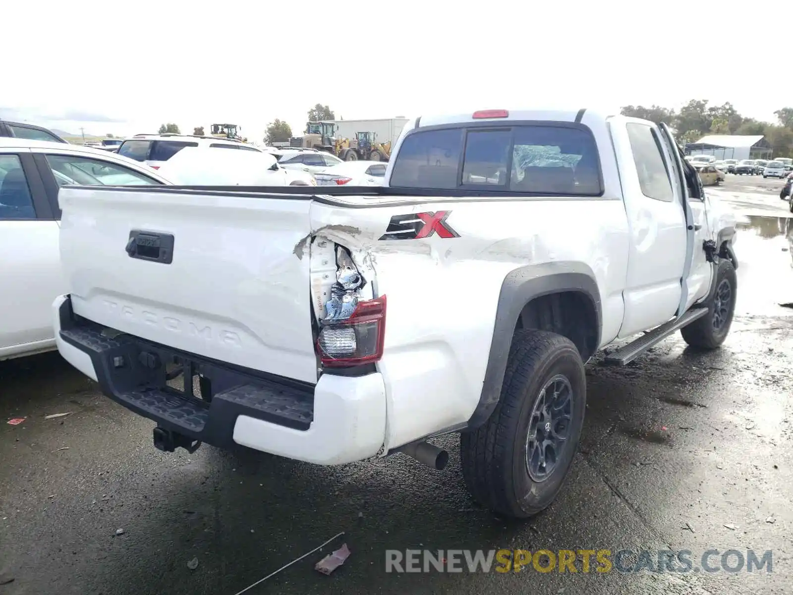 4 Photograph of a damaged car 5TFRZ5CN5LX089691 TOYOTA TACOMA 2020