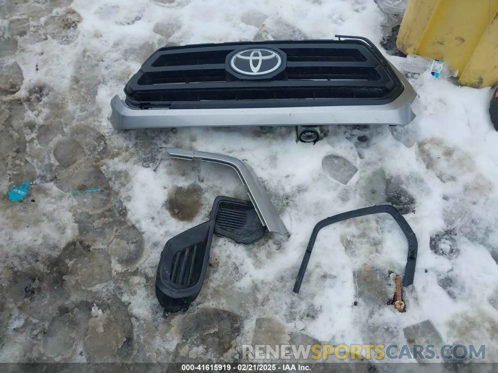 12 Photograph of a damaged car 5TFSX5EN0LX072852 TOYOTA TACOMA 2020