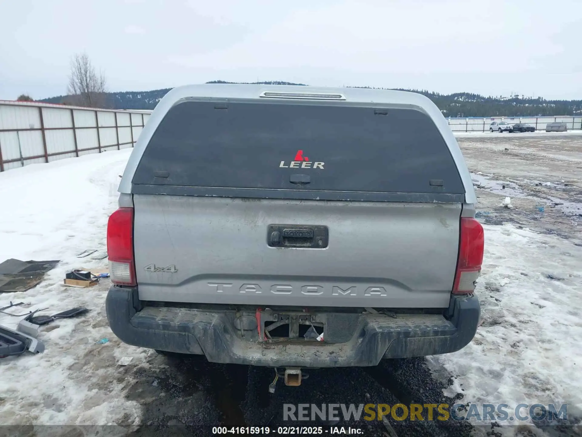 17 Photograph of a damaged car 5TFSX5EN0LX072852 TOYOTA TACOMA 2020