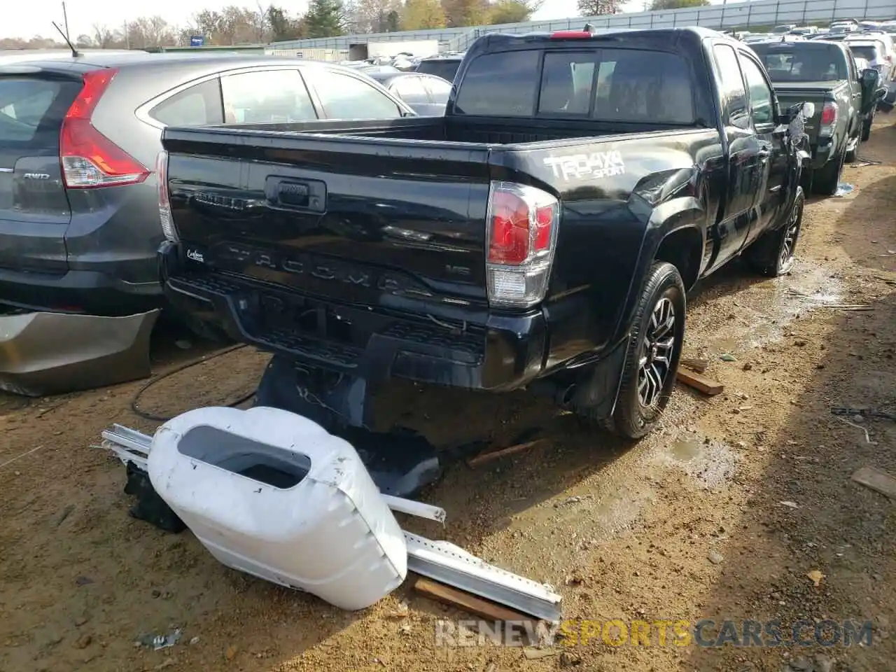 4 Photograph of a damaged car 5TFSZ5AN2LX219110 TOYOTA TACOMA 2020