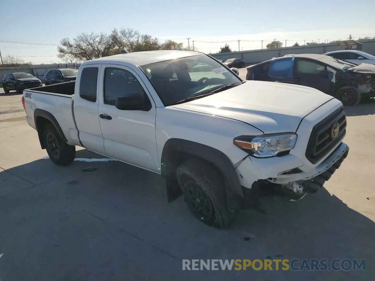 4 Photograph of a damaged car 5TFSZ5AN3LX223585 TOYOTA TACOMA 2020