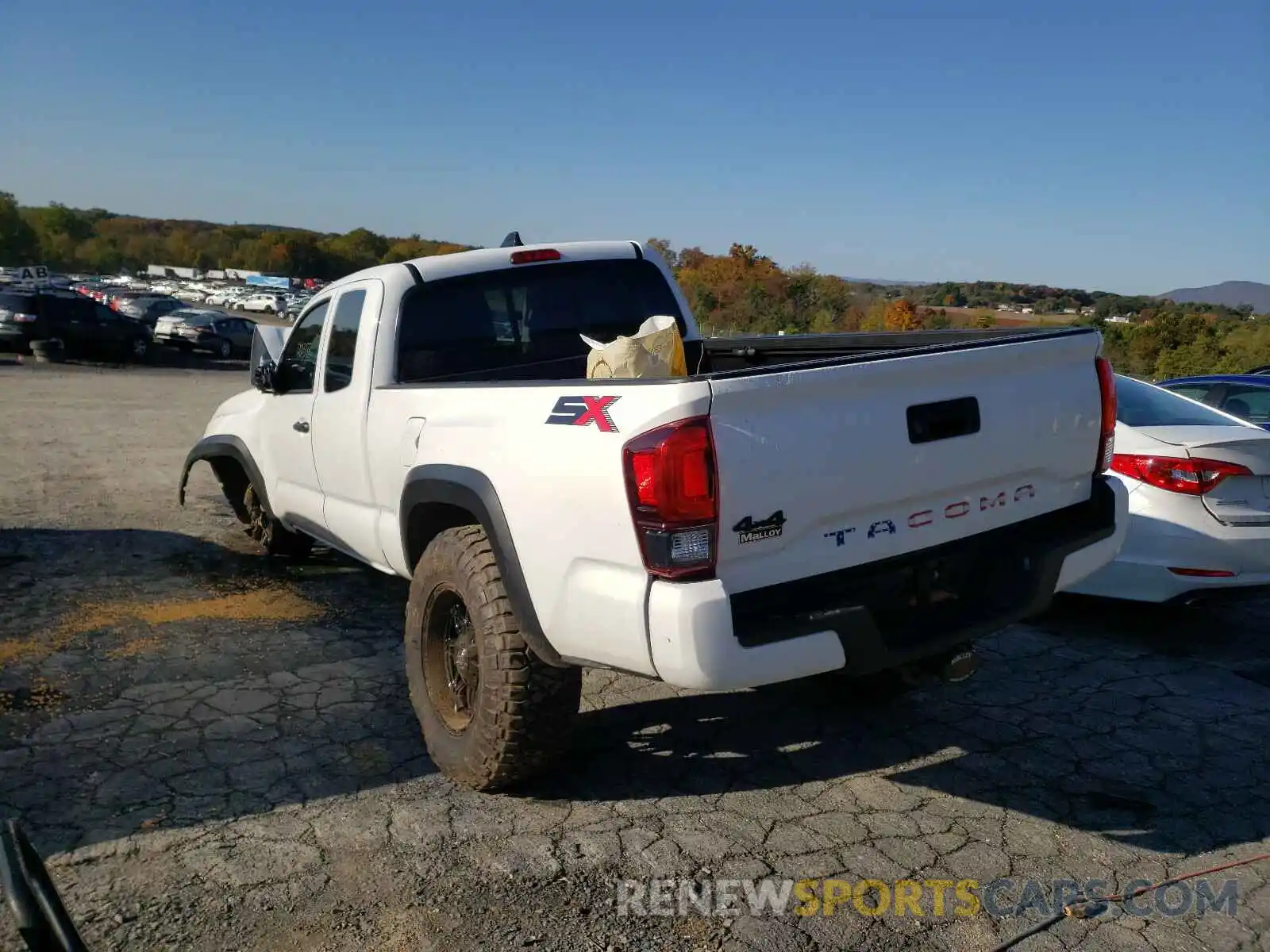 3 Photograph of a damaged car 5TFSZ5AN5LX218050 TOYOTA TACOMA 2020