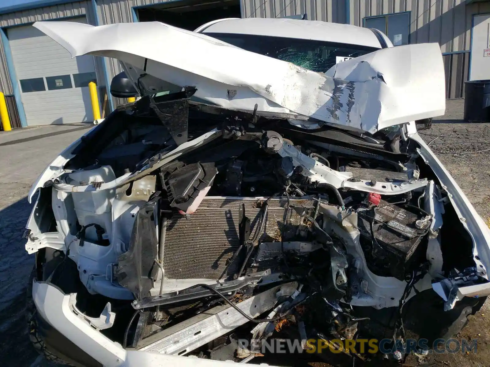 7 Photograph of a damaged car 5TFSZ5AN5LX218050 TOYOTA TACOMA 2020