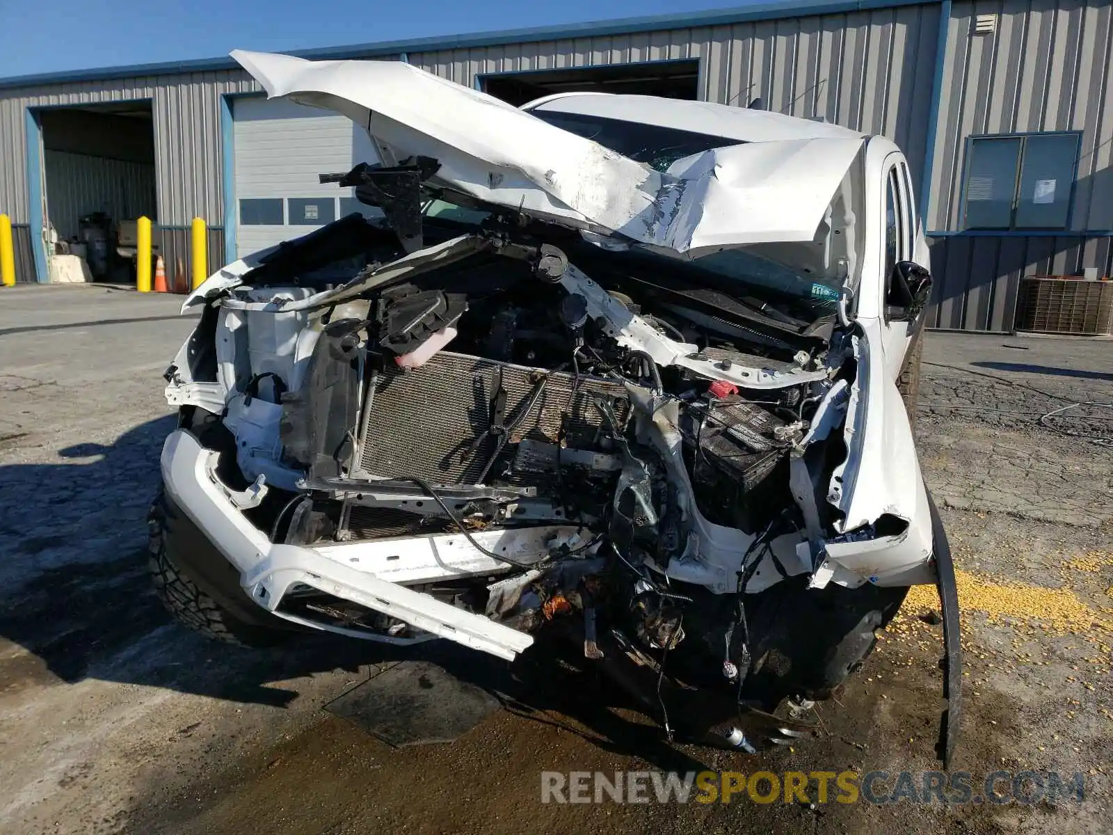 9 Photograph of a damaged car 5TFSZ5AN5LX218050 TOYOTA TACOMA 2020