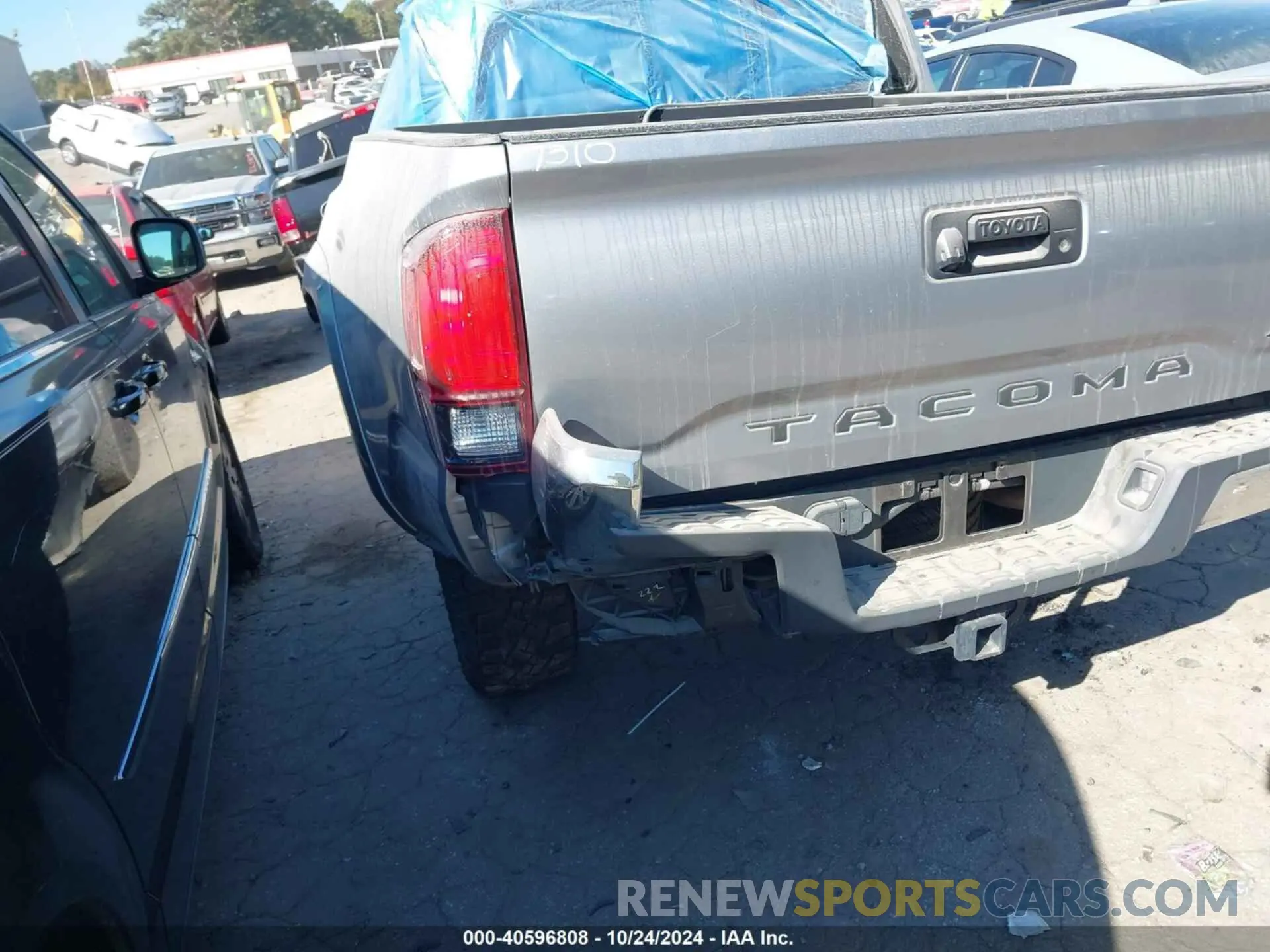 18 Photograph of a damaged car 3TMAZ5CN0MM147310 TOYOTA TACOMA 2021
