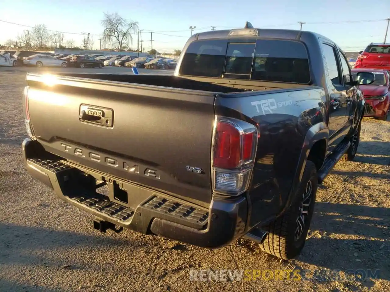 4 Photograph of a damaged car 3TMAZ5CN1MM146165 TOYOTA TACOMA 2021