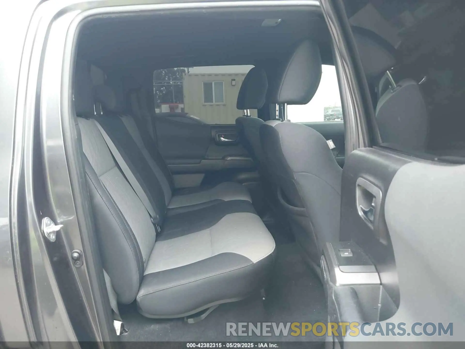 8 Photograph of a damaged car 3TMAZ5CN2MM142304 TOYOTA TACOMA 2021