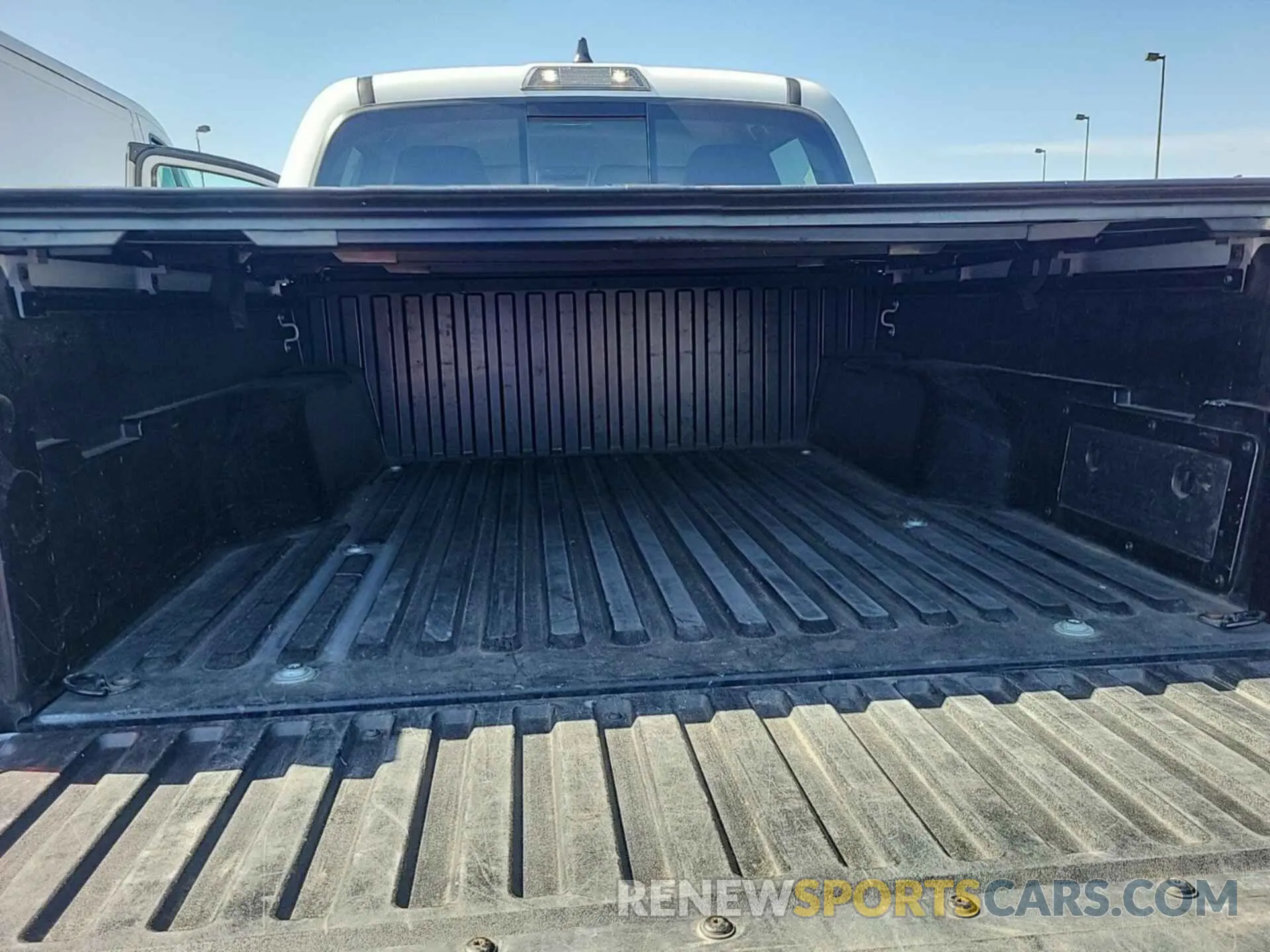 16 Photograph of a damaged car 3TMAZ5CN2MM143310 TOYOTA TACOMA 2021