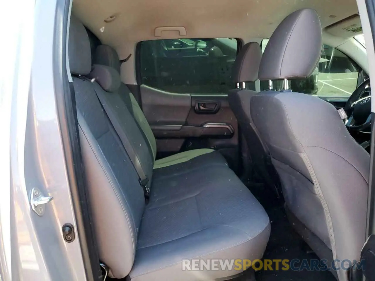 10 Photograph of a damaged car 3TMAZ5CN3MM144840 TOYOTA TACOMA 2021