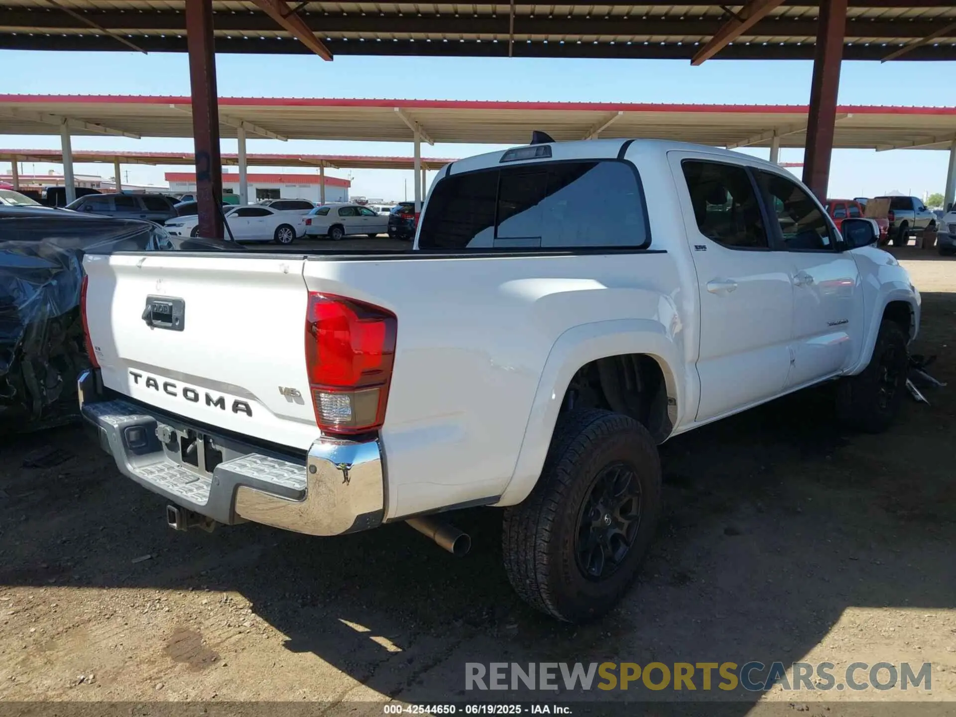 4 Photograph of a damaged car 3TMAZ5CN4MM144667 TOYOTA TACOMA 2021