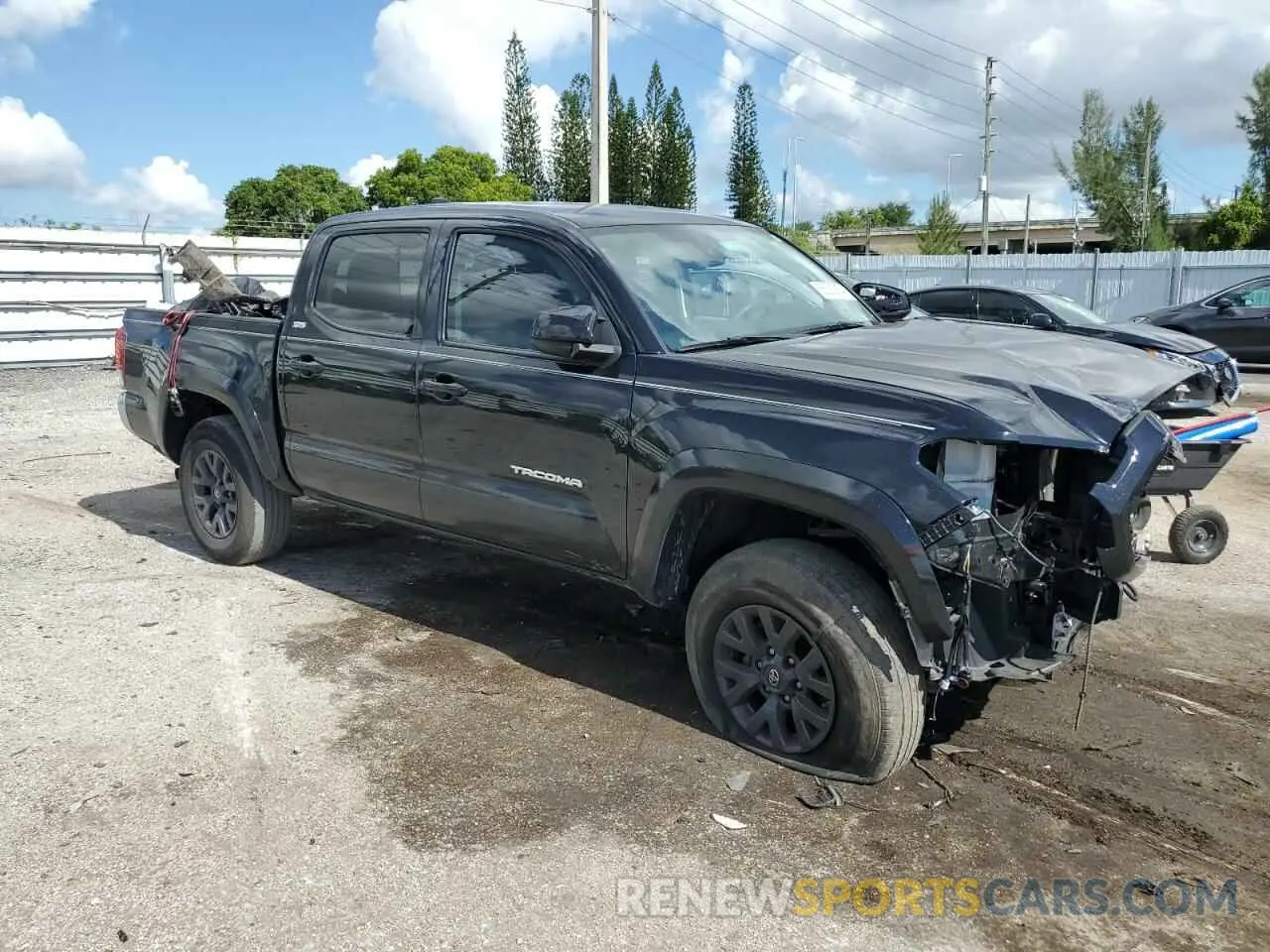4 Photograph of a damaged car 3TMAZ5CN6MM141981 TOYOTA TACOMA 2021