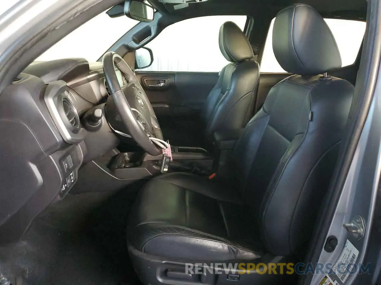 7 Photograph of a damaged car 3TMAZ5CN6MM142175 TOYOTA TACOMA 2021