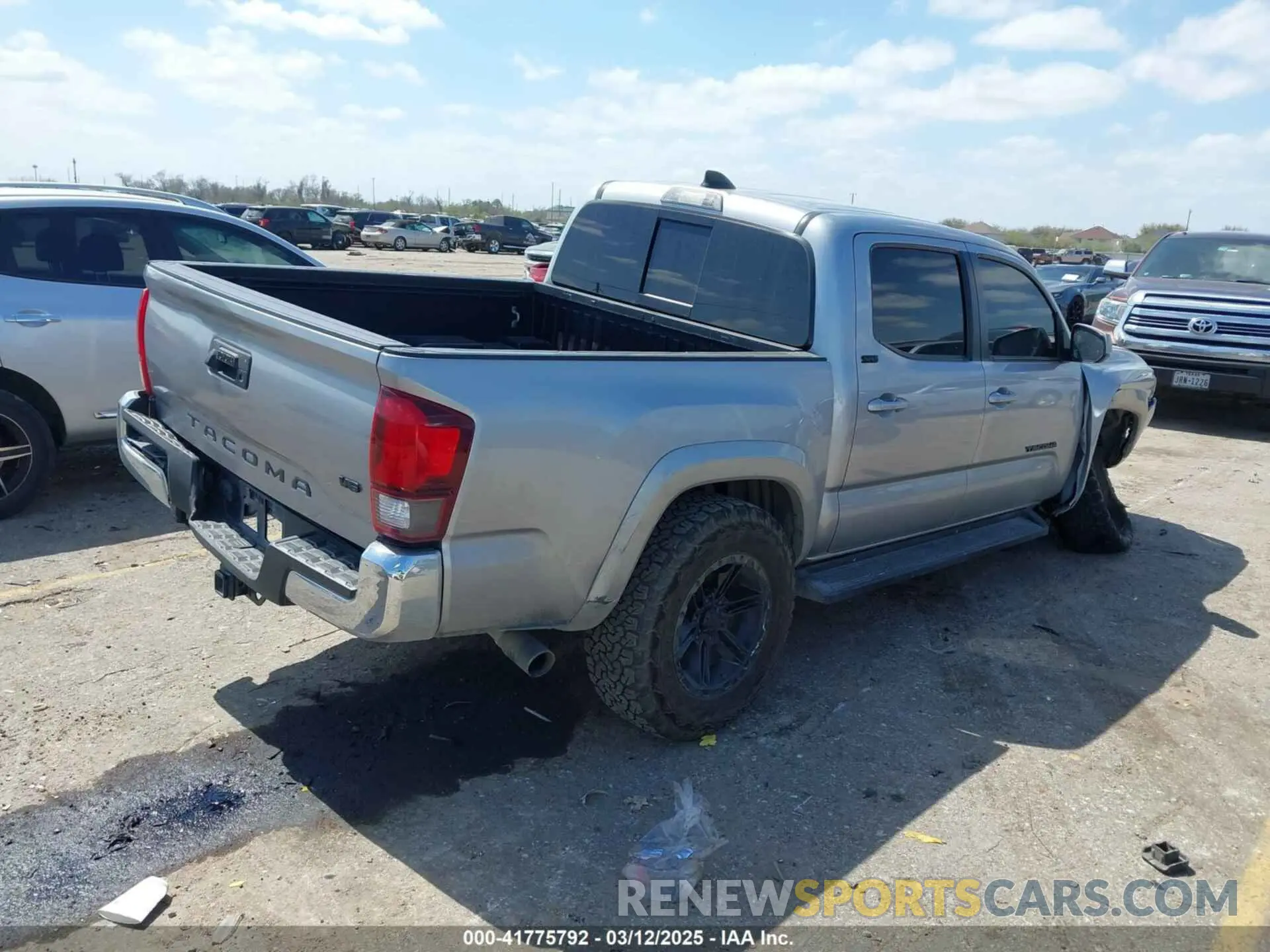 4 Photograph of a damaged car 3TMAZ5CN8MM150620 TOYOTA TACOMA 2021