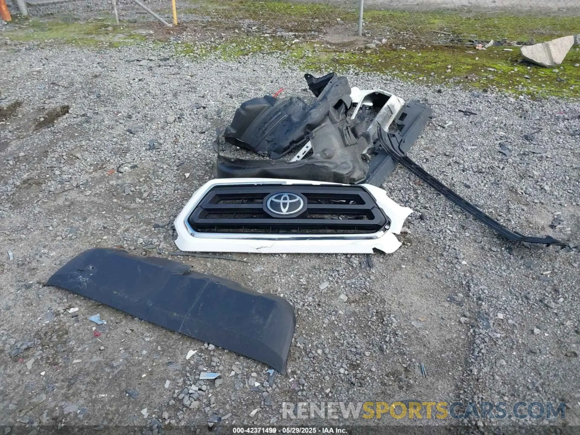 12 Photograph of a damaged car 3TMAZ5CN9MM150996 TOYOTA TACOMA 2021
