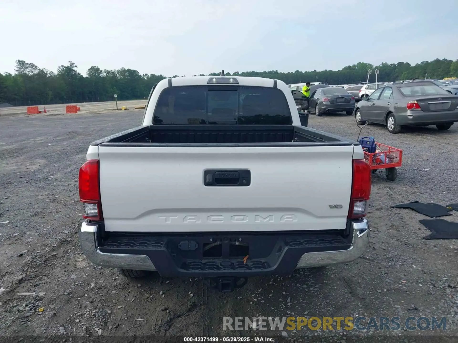 17 Photograph of a damaged car 3TMAZ5CN9MM150996 TOYOTA TACOMA 2021
