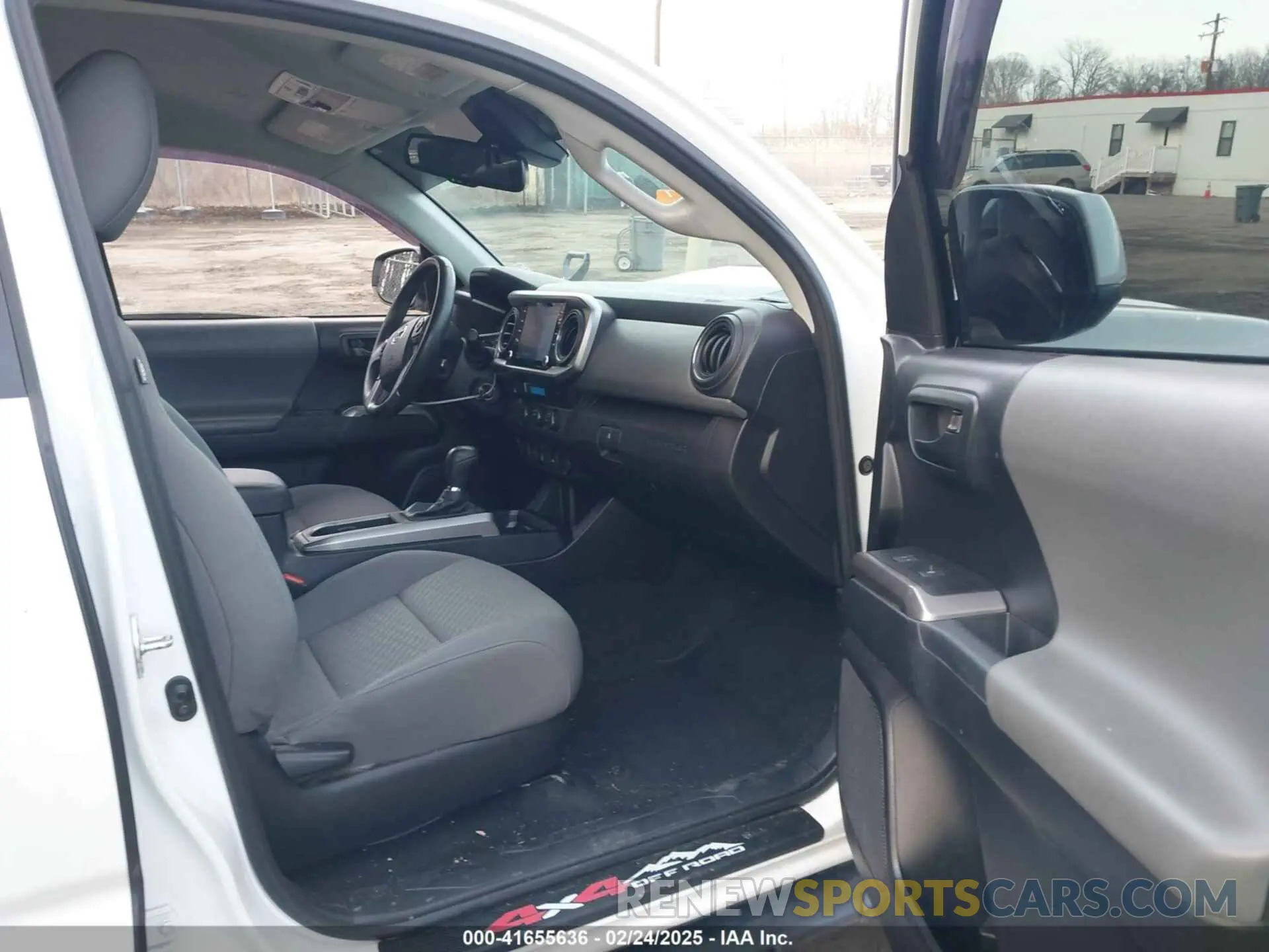 5 Photograph of a damaged car 3TMAZ5CN9MM153171 TOYOTA TACOMA 2021