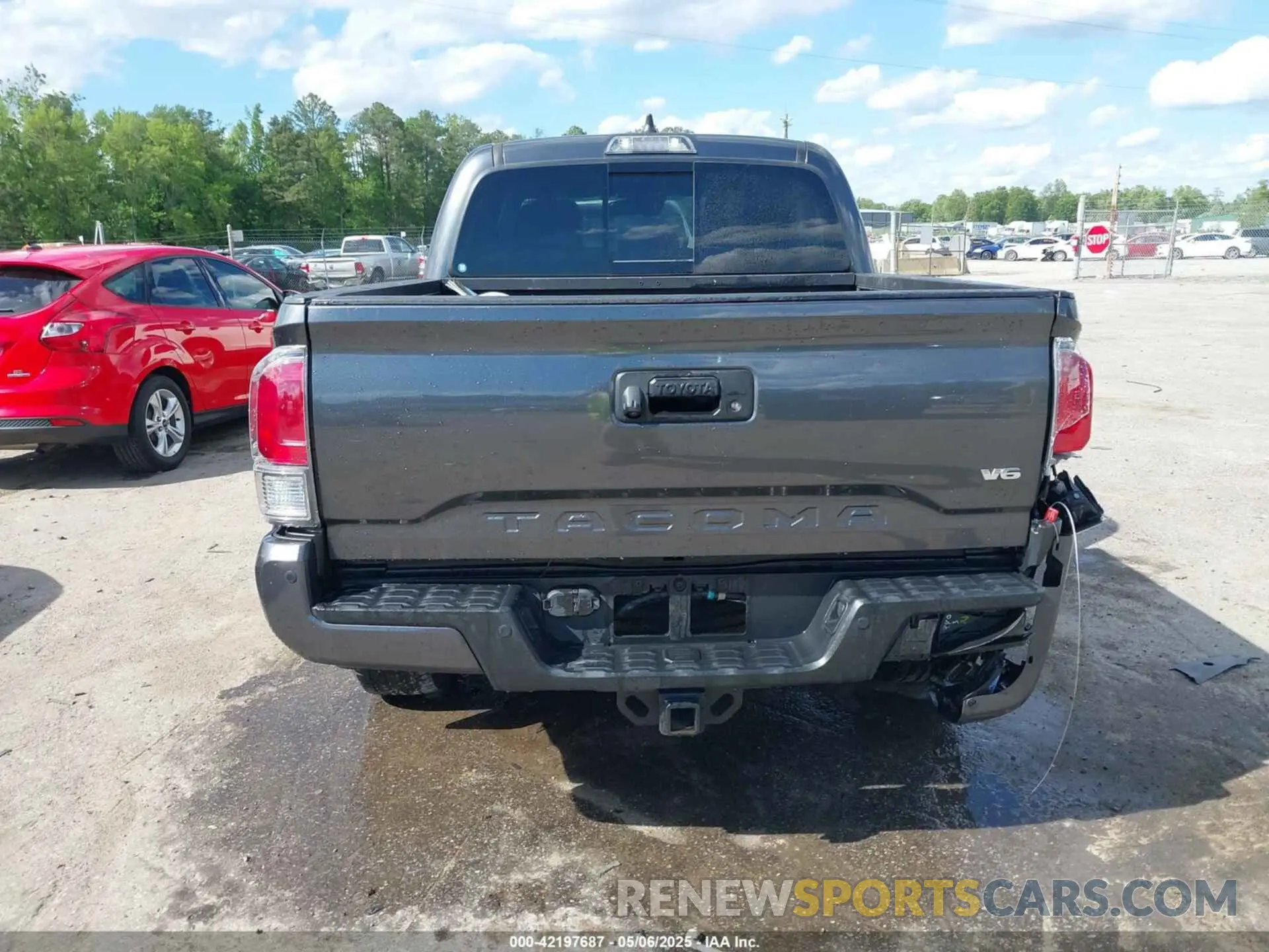 16 Photograph of a damaged car 3TMAZ5CNXMM140512 TOYOTA TACOMA 2021