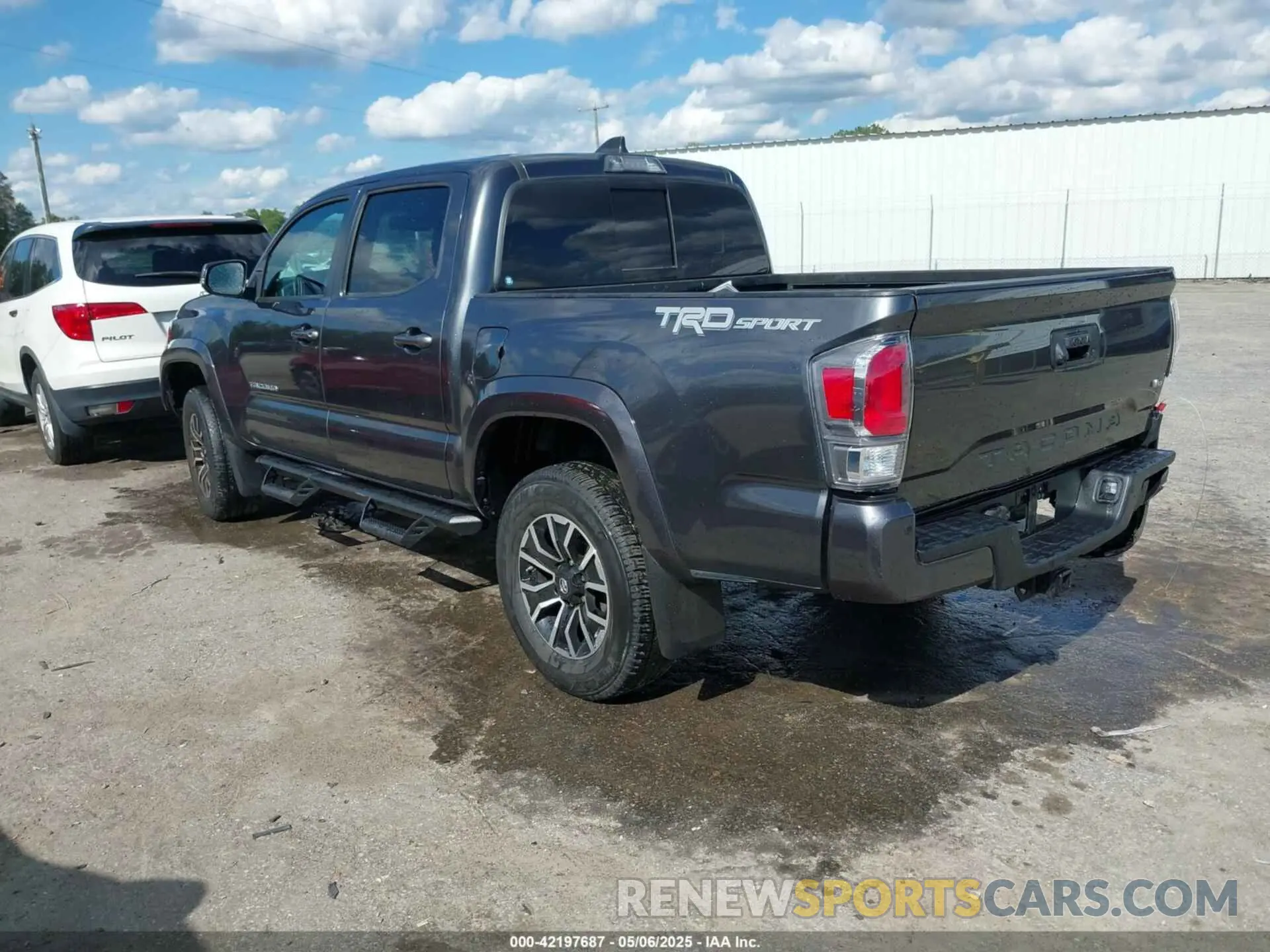 3 Photograph of a damaged car 3TMAZ5CNXMM140512 TOYOTA TACOMA 2021