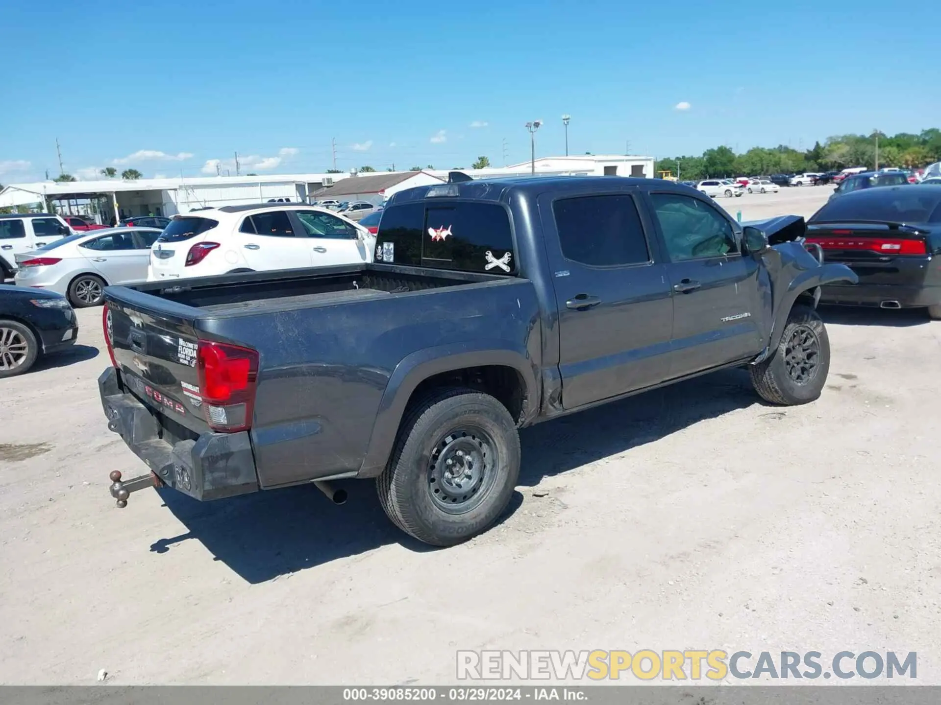 4 Photograph of a damaged car 3TMAZ5CNXMM156757 TOYOTA TACOMA 2021