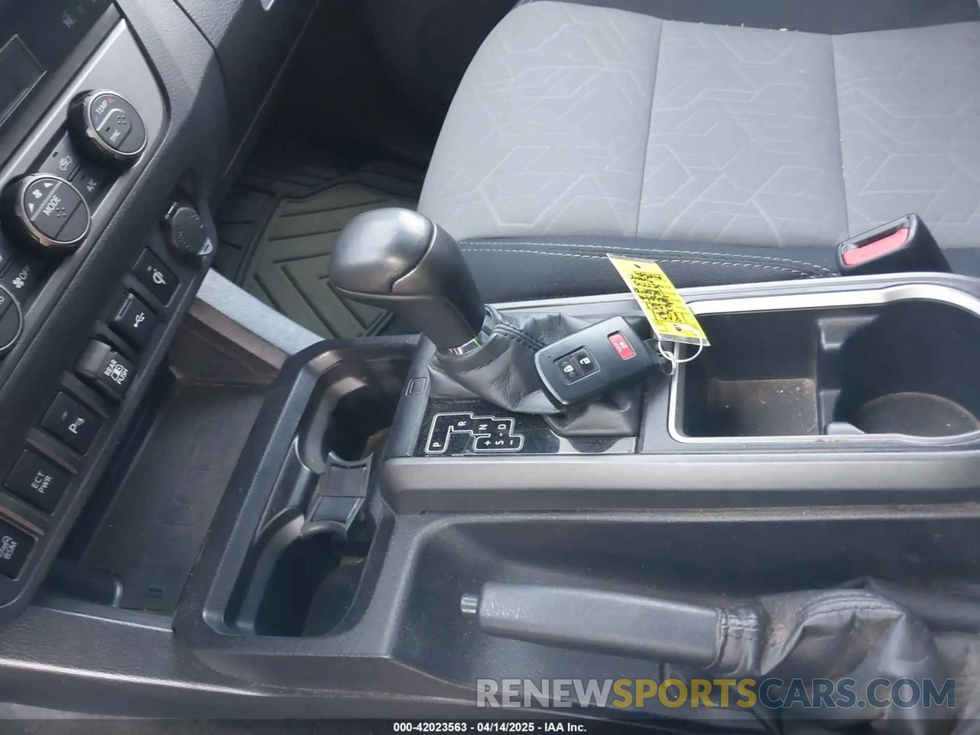 11 Photograph of a damaged car 3TMBZ5DN6MM031581 TOYOTA TACOMA 2021