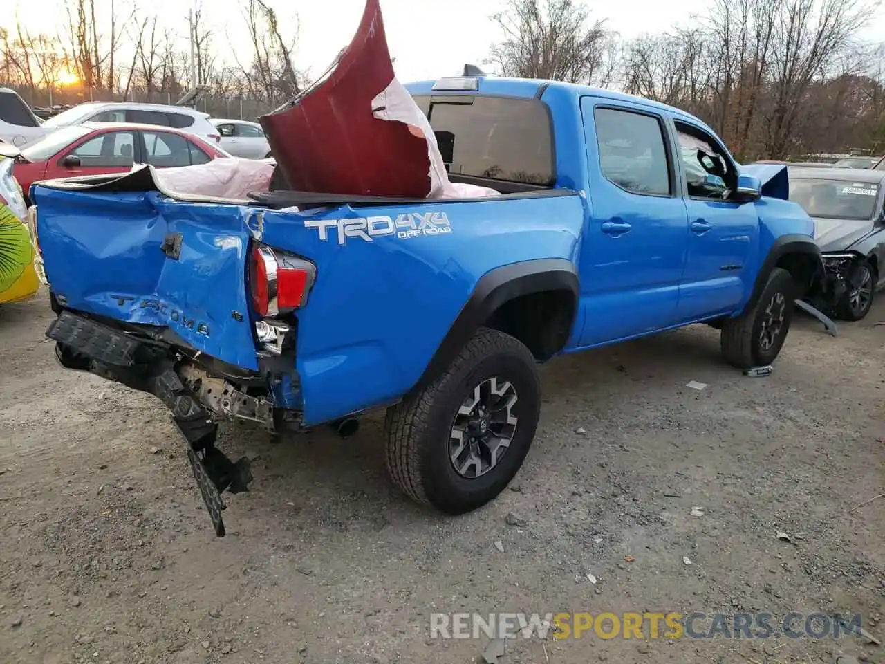 4 Photograph of a damaged car 3TMCZ5AN0MM382768 TOYOTA TACOMA 2021