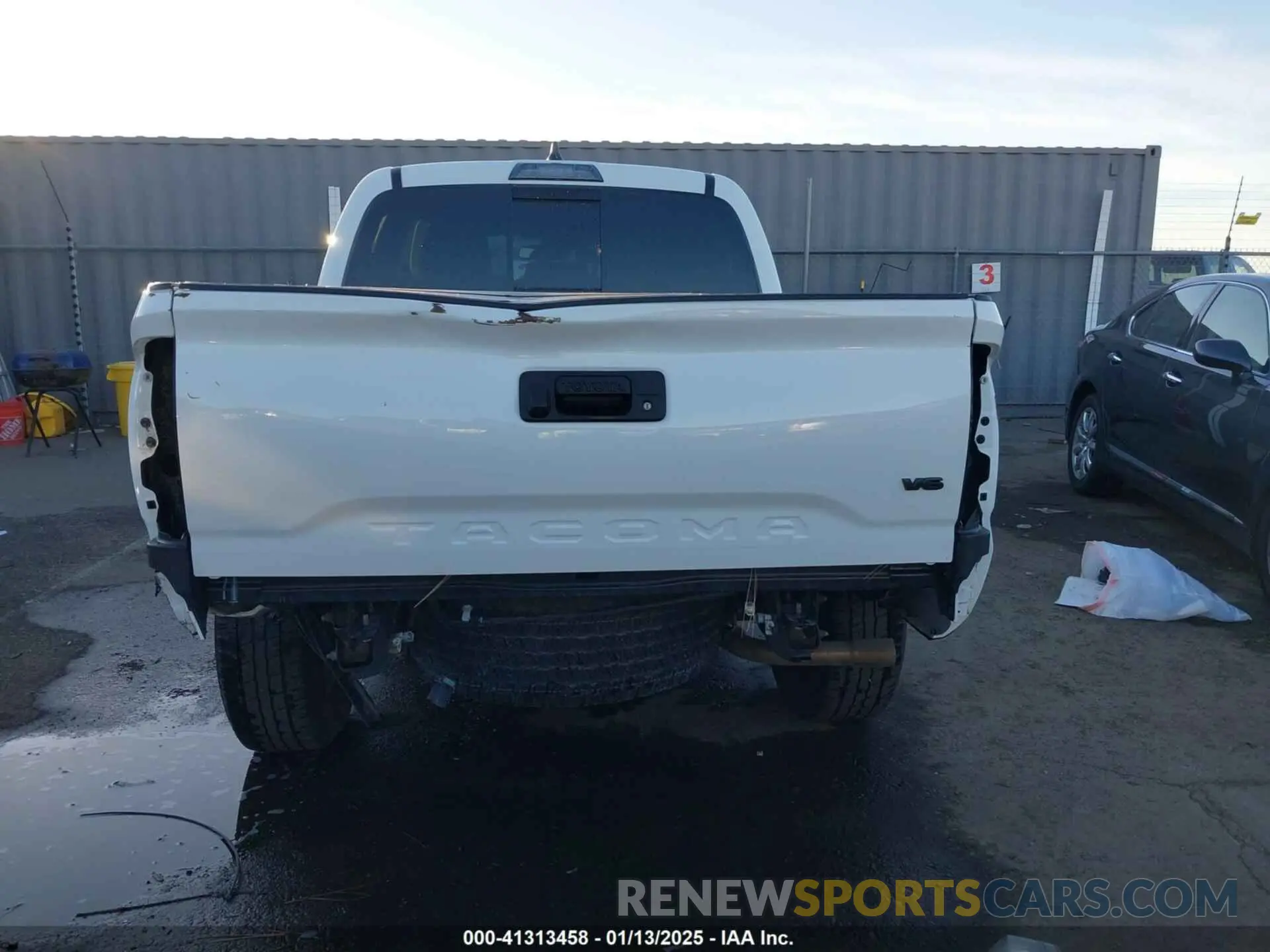 17 Photograph of a damaged car 3TMCZ5AN0MM390577 TOYOTA TACOMA 2021