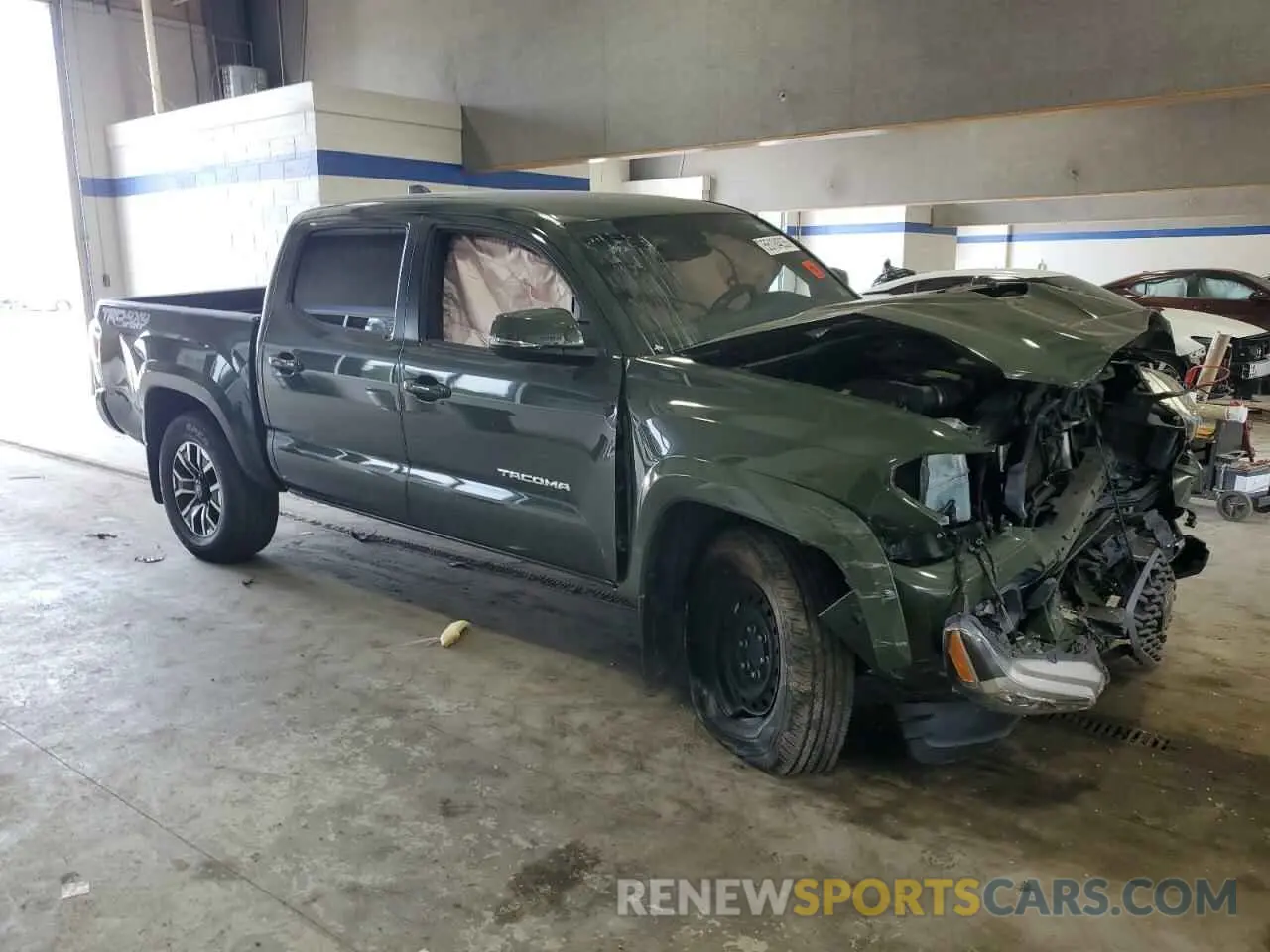 4 Photograph of a damaged car 3TMCZ5AN0MM394600 TOYOTA TACOMA 2021