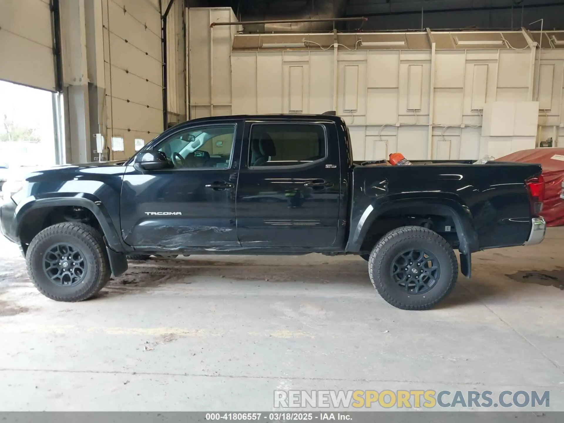 14 Photograph of a damaged car 3TMCZ5AN0MM400136 TOYOTA TACOMA 2021