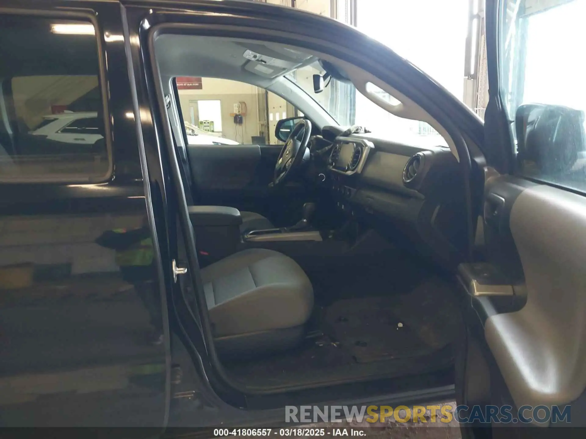 5 Photograph of a damaged car 3TMCZ5AN0MM400136 TOYOTA TACOMA 2021