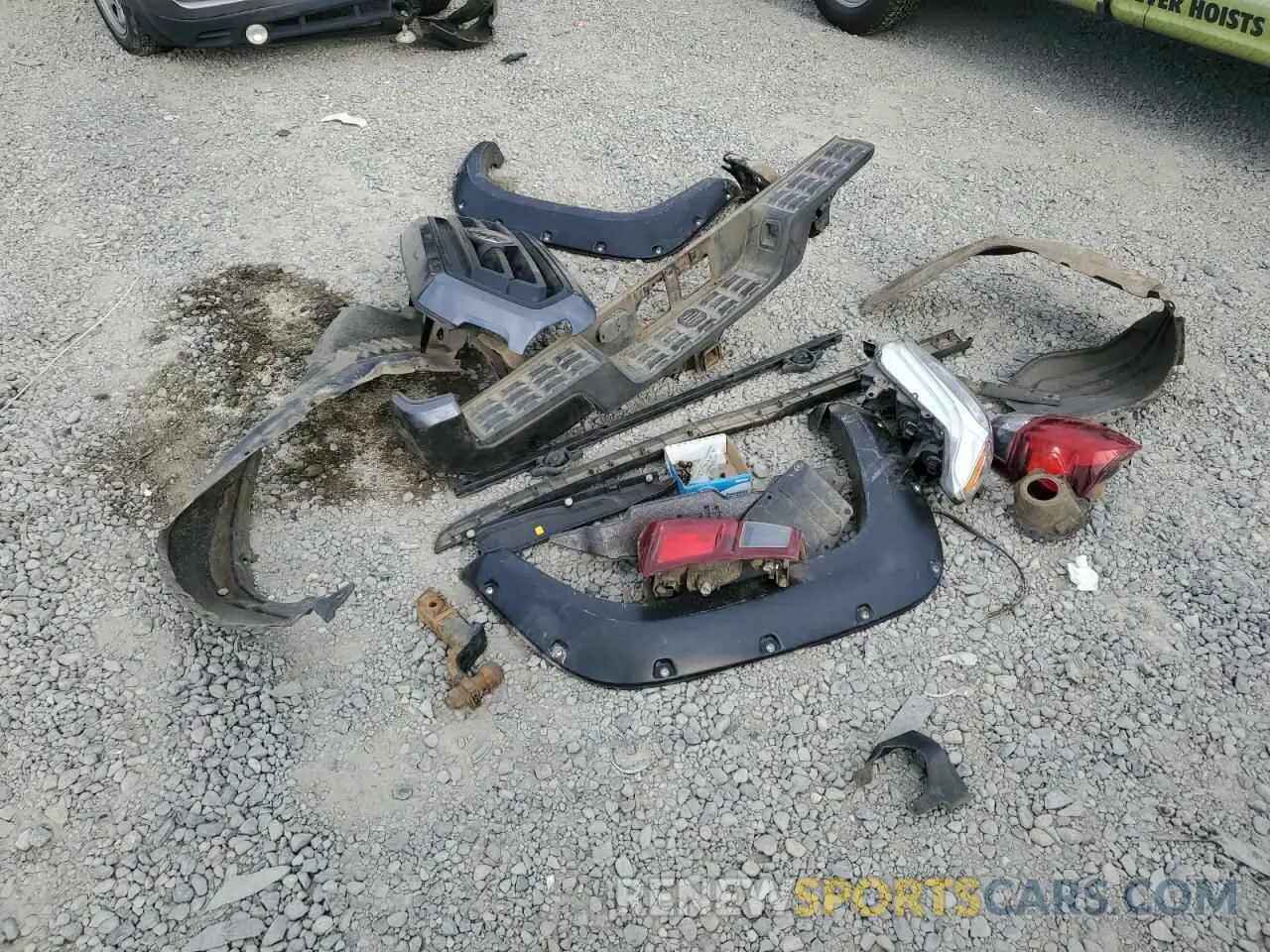 12 Photograph of a damaged car 3TMCZ5AN0MM404610 TOYOTA TACOMA 2021