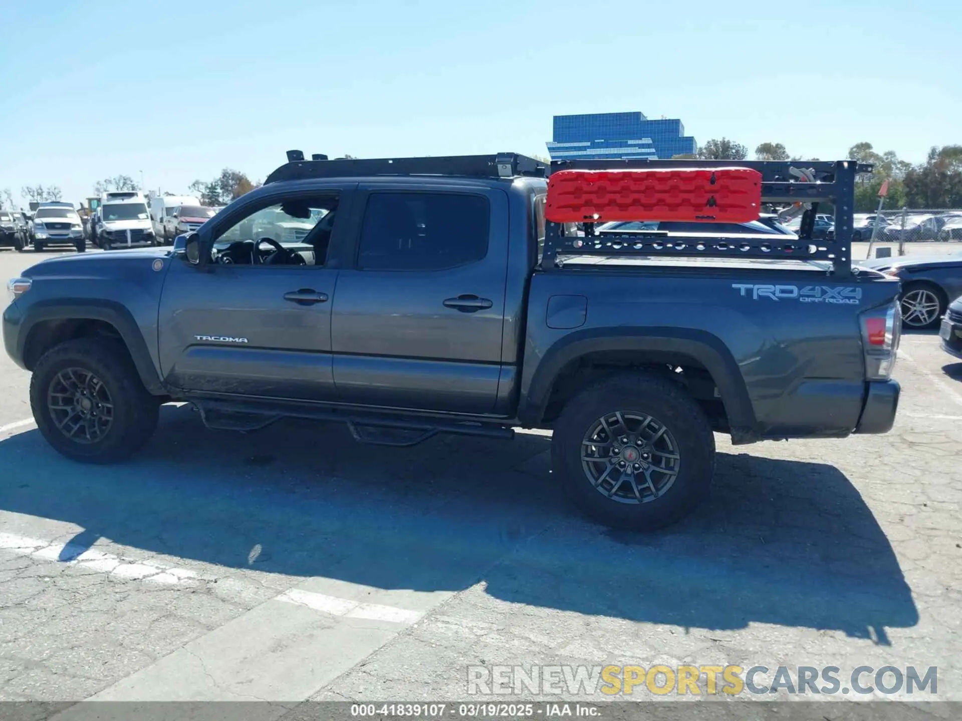 14 Photograph of a damaged car 3TMCZ5AN0MM418099 TOYOTA TACOMA 2021