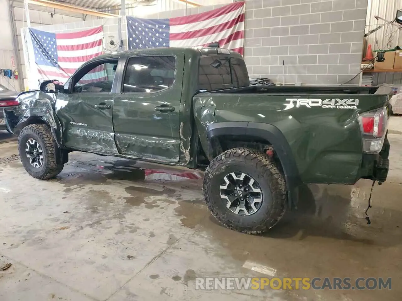 2 Photograph of a damaged car 3TMCZ5AN0MM445397 TOYOTA TACOMA 2021