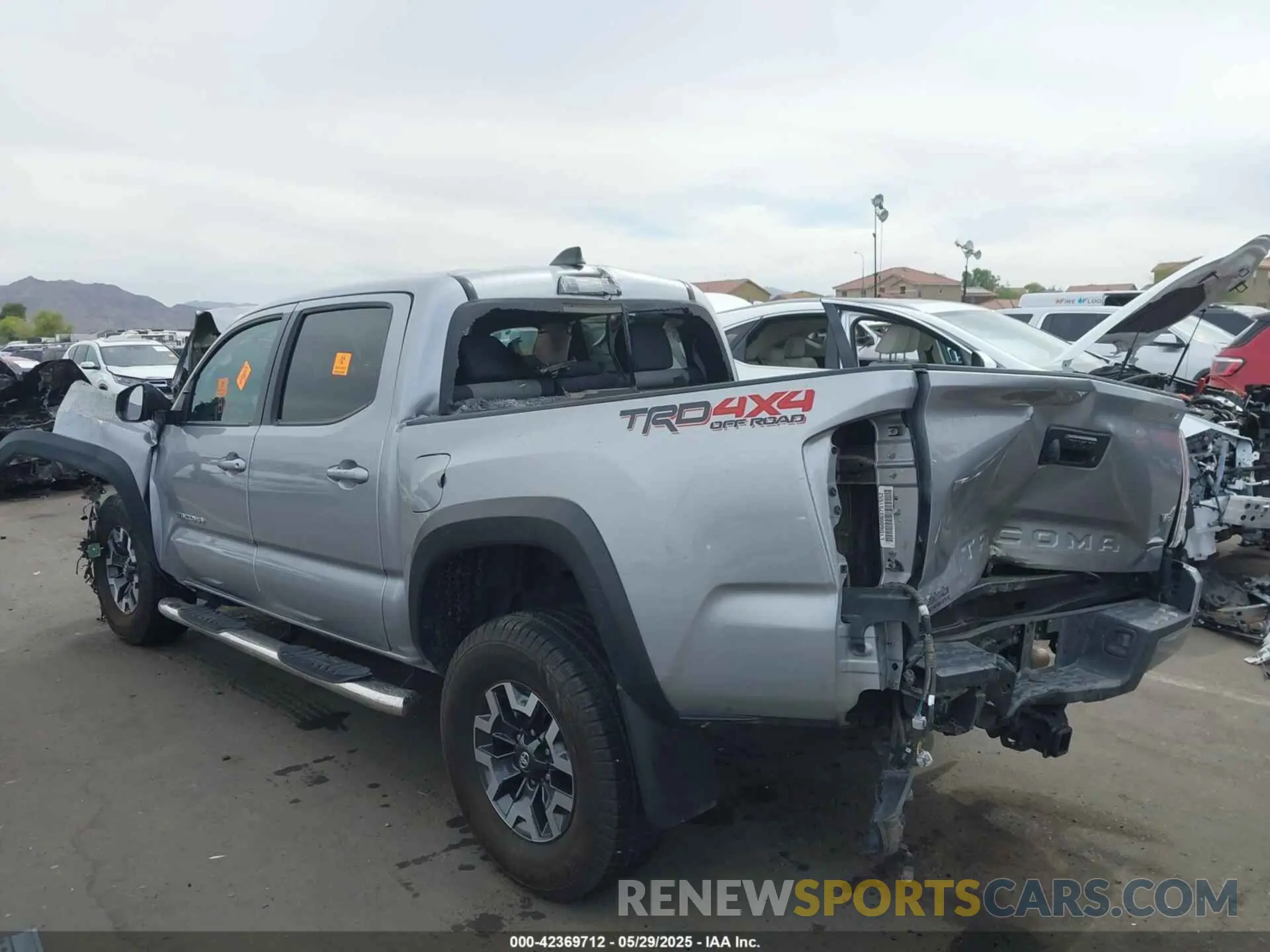 3 Photograph of a damaged car 3TMCZ5AN1MM376395 TOYOTA TACOMA 2021