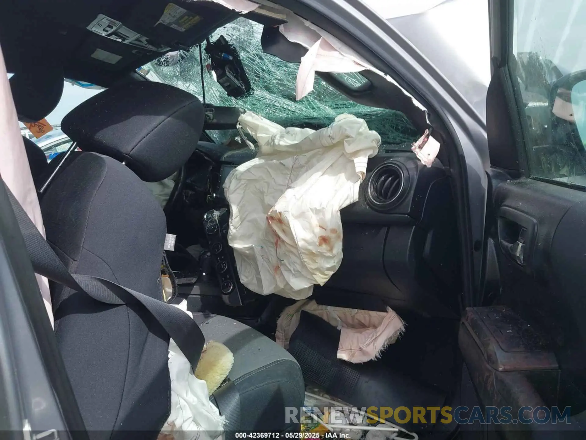 5 Photograph of a damaged car 3TMCZ5AN1MM376395 TOYOTA TACOMA 2021