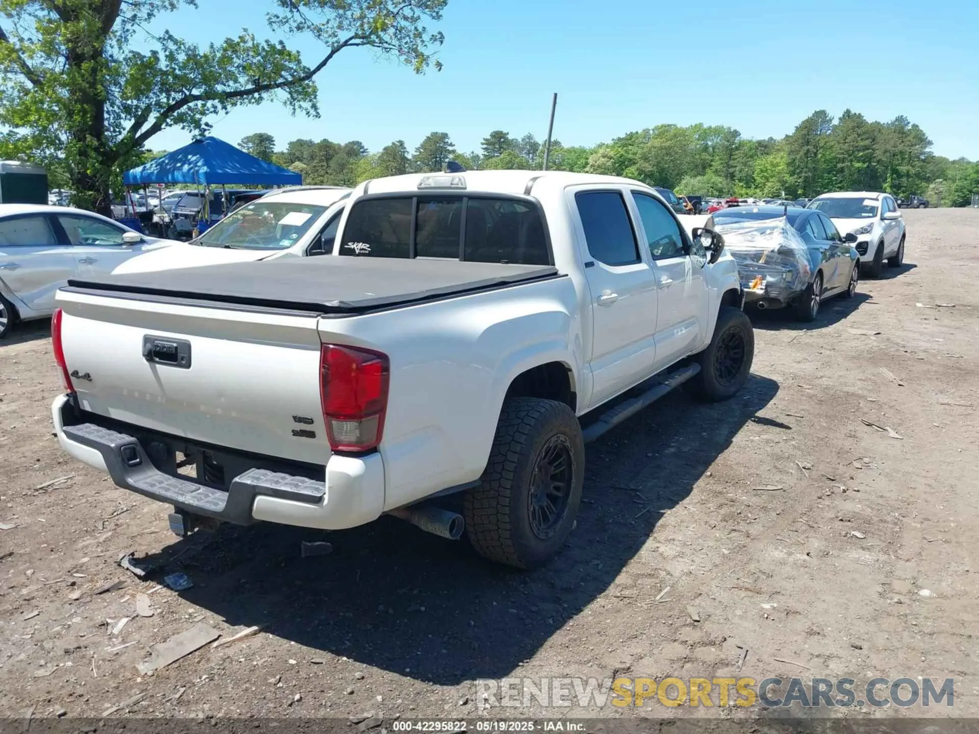 4 Photograph of a damaged car 3TMCZ5AN1MM388756 TOYOTA TACOMA 2021